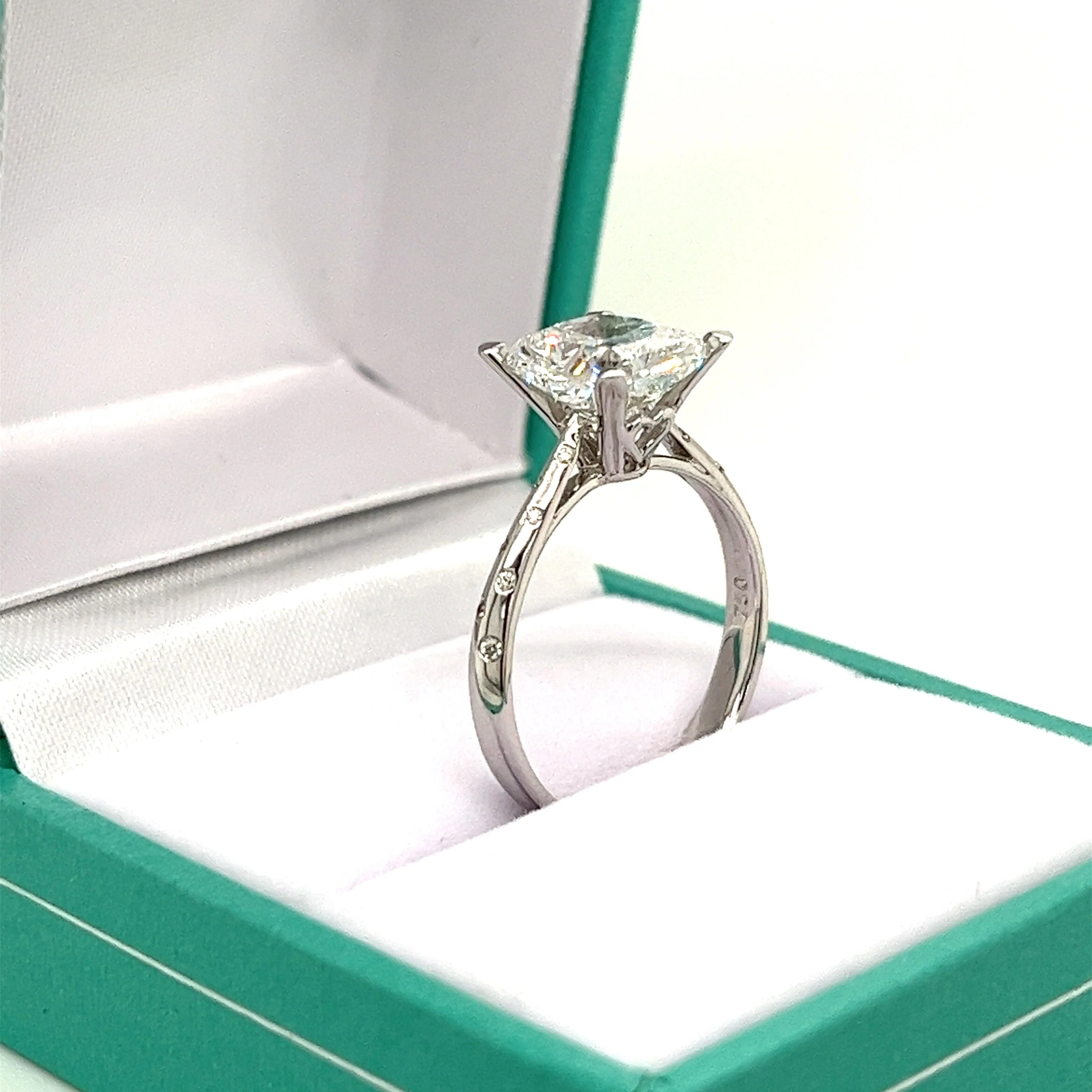 2.82 Carat Radiant Cut Lab Grown Diamond Ring in 18K White Gold IGI Certified - Image 8