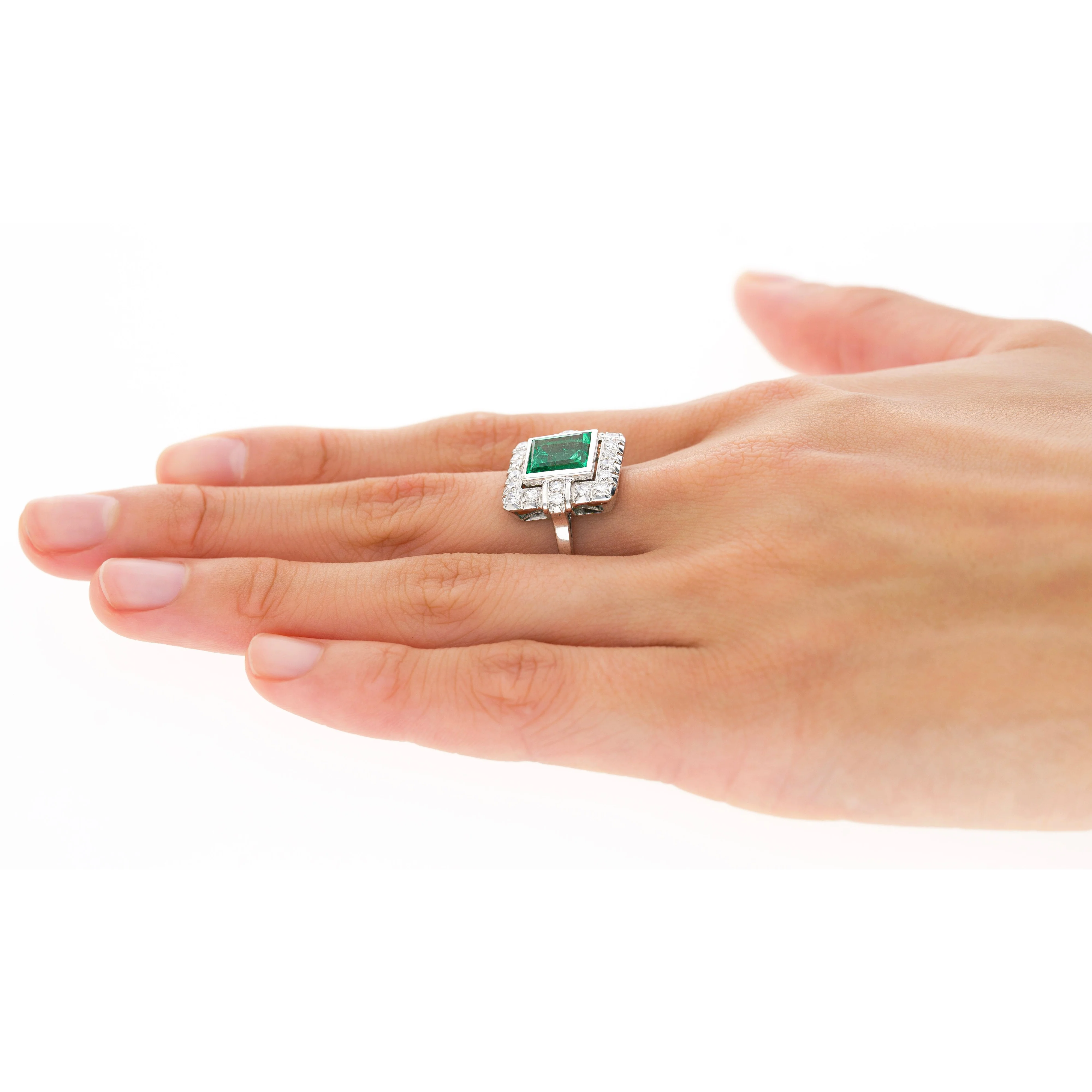 2.86 Carat Afghan-Chinese Minor Oil Emerald & Diamond Halo Ring in 18K Gold - Image 7