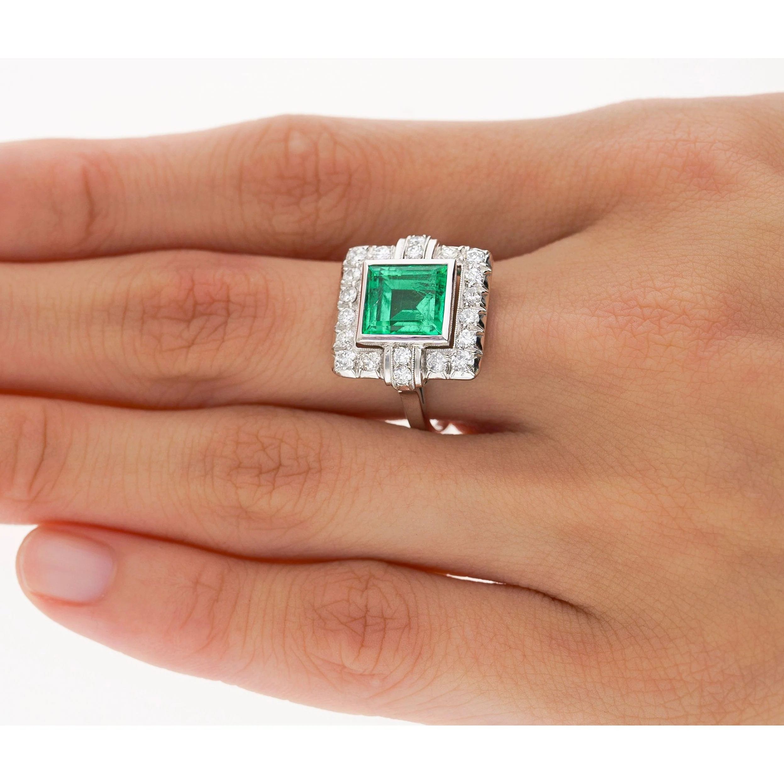 2.86 Carat Afghan-Chinese Minor Oil Emerald & Diamond Halo Ring in 18K Gold - Image 8