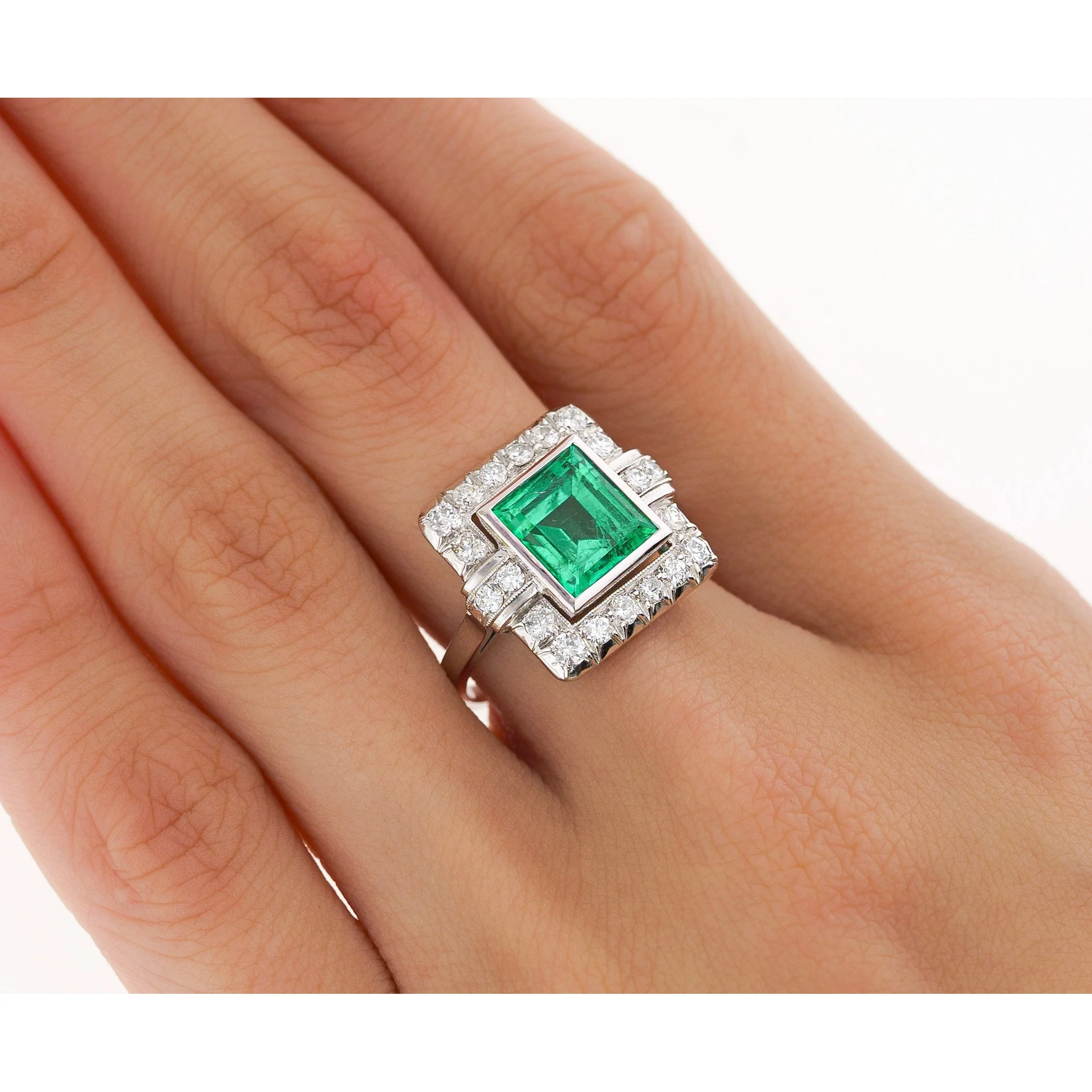 2.86 Carat Afghan-Chinese Minor Oil Emerald & Diamond Halo Ring in 18K Gold - Image 9