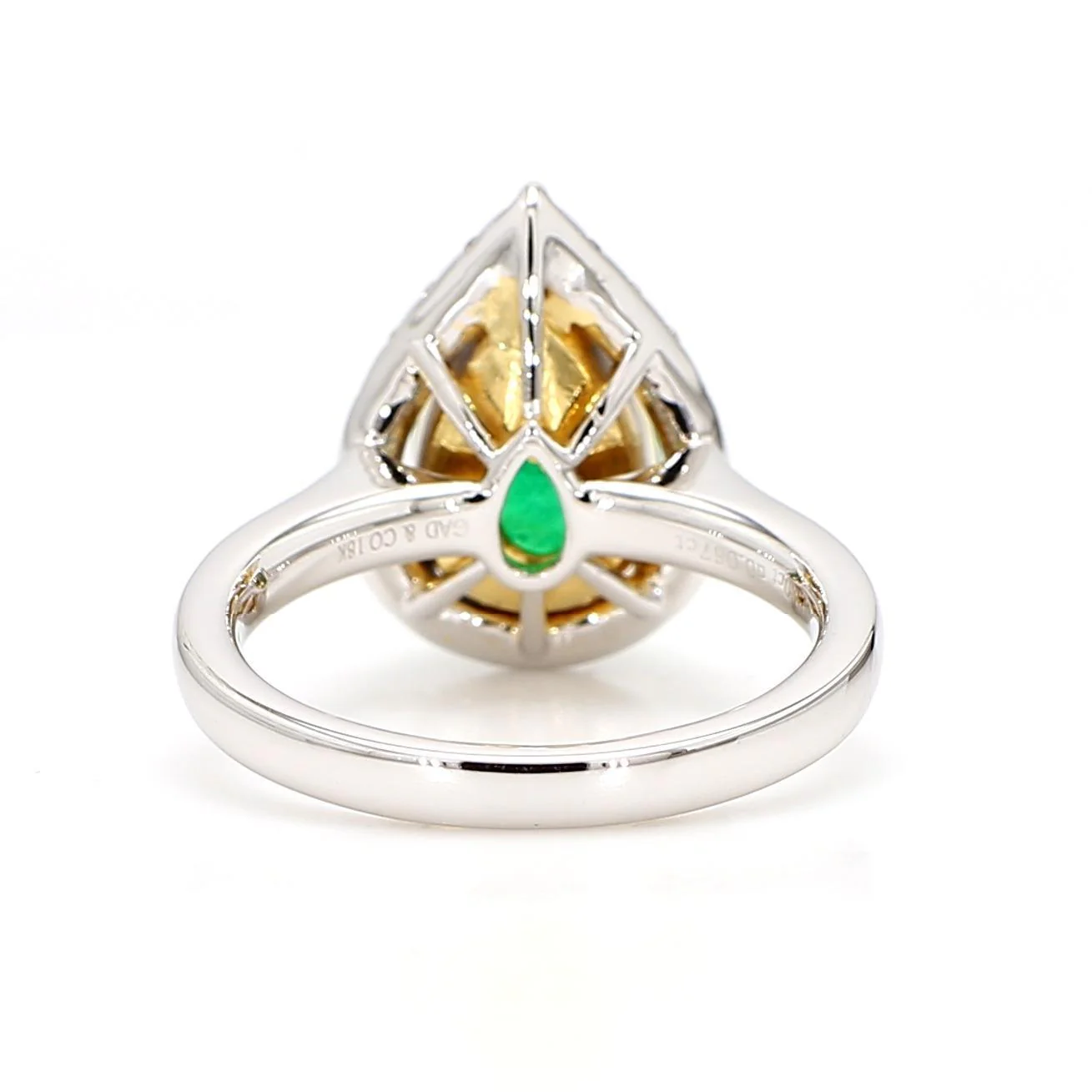 2.89 Carat Pear Vivid Green Emerald & Diamond Halo 18K Gold Halo Ring - Image 6