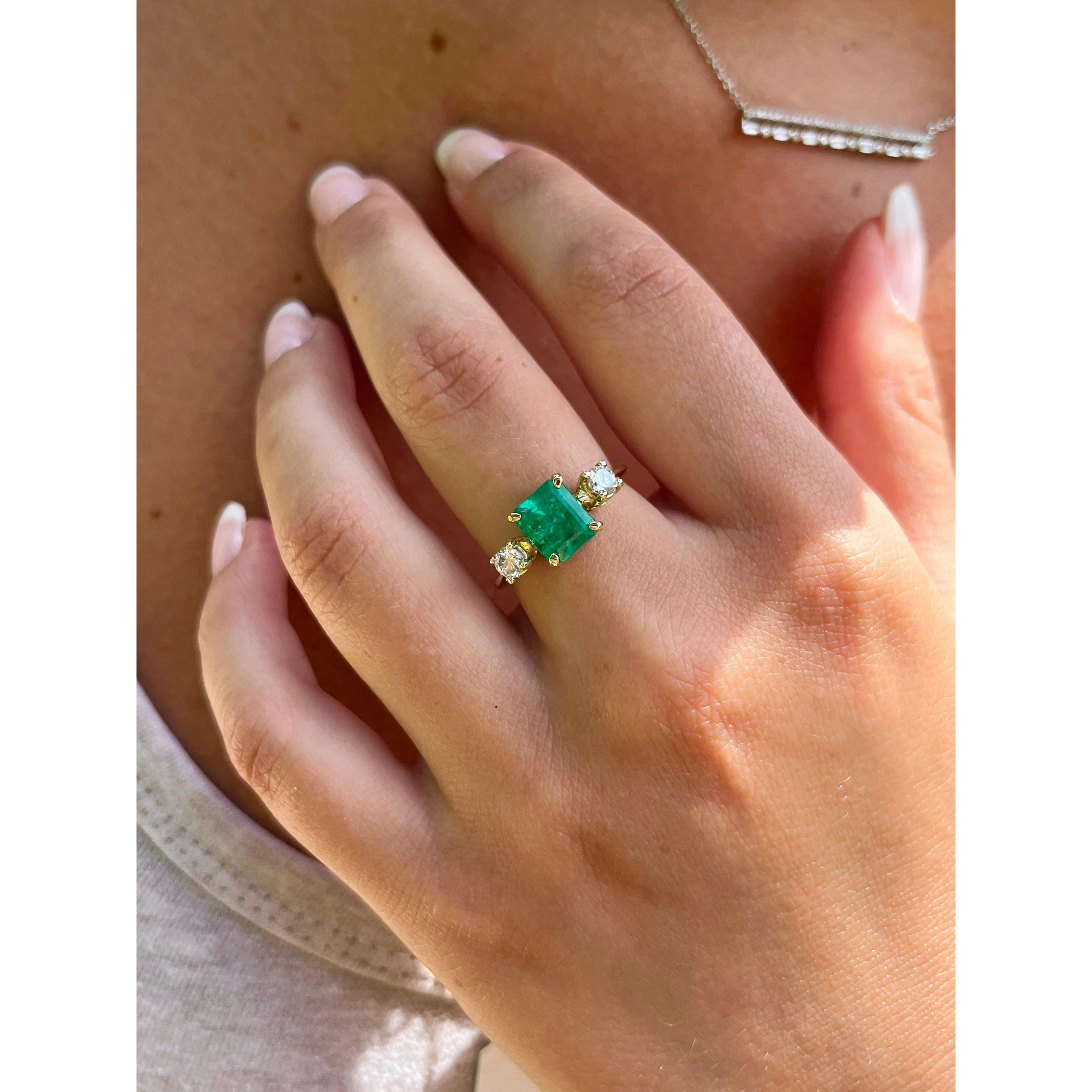 Natural 2.05 Carat Colombian Emerald and Diamond Three-Stone Thin Band Ring in 14K Yellow Gold - Image 2