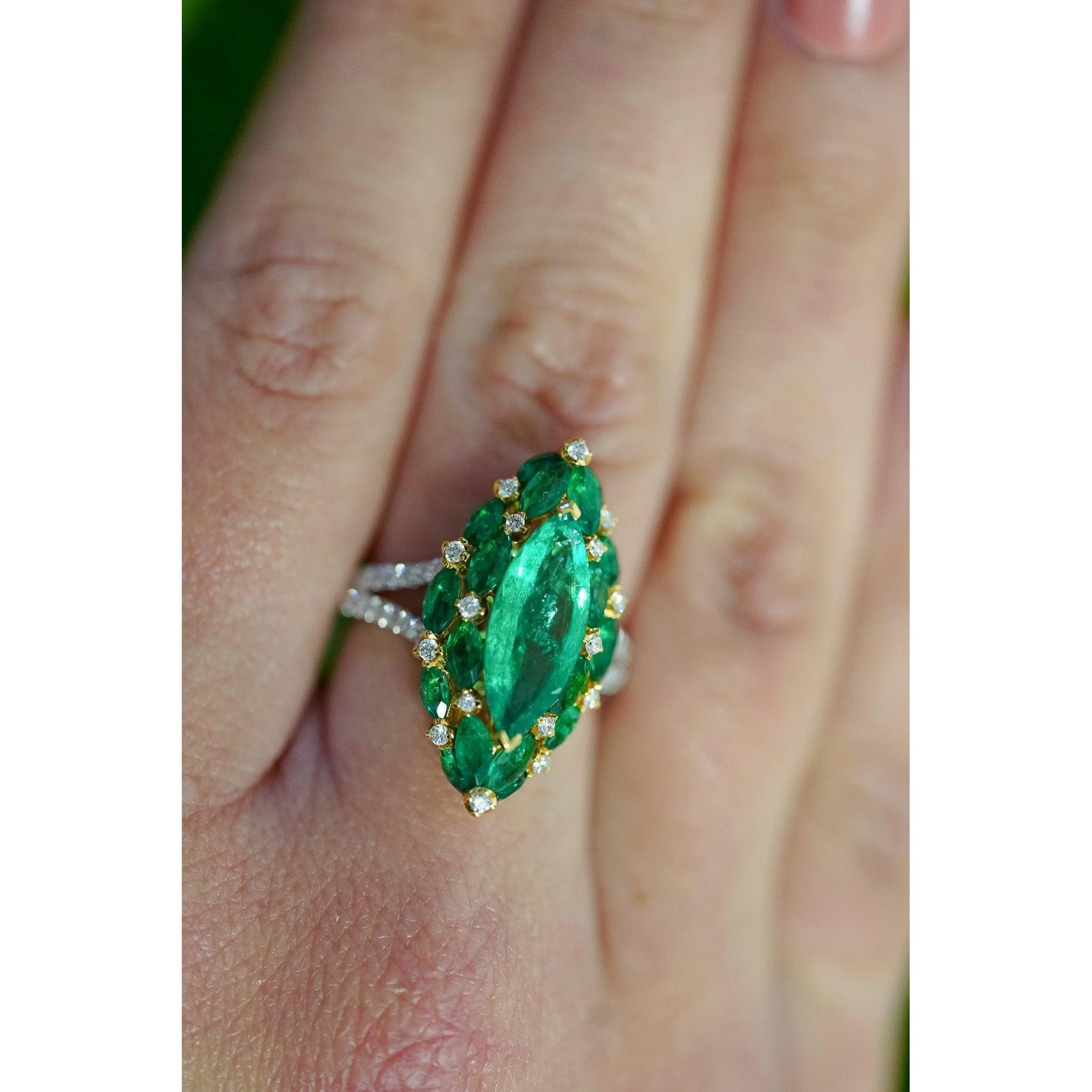 3.89 Carat Marquise Cut Colombian Emerald and Diamond 18K Ring - Image 8