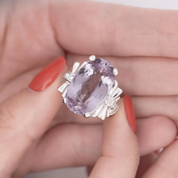20.96 Carat Oval Light Pink Kunzite & Diamond in Platinum Filigree Cocktail Ring - Image 5