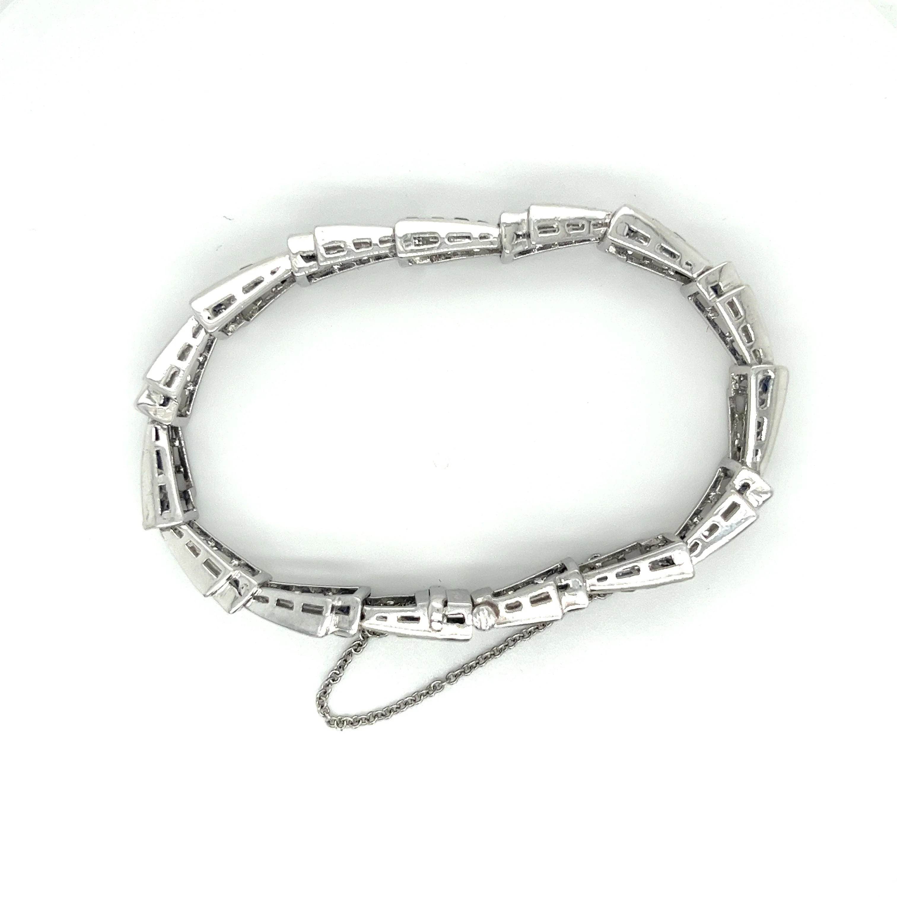 21 Carat Art Deco Blue Sapphire and Diamond Bracelet in Platinum - Image 7