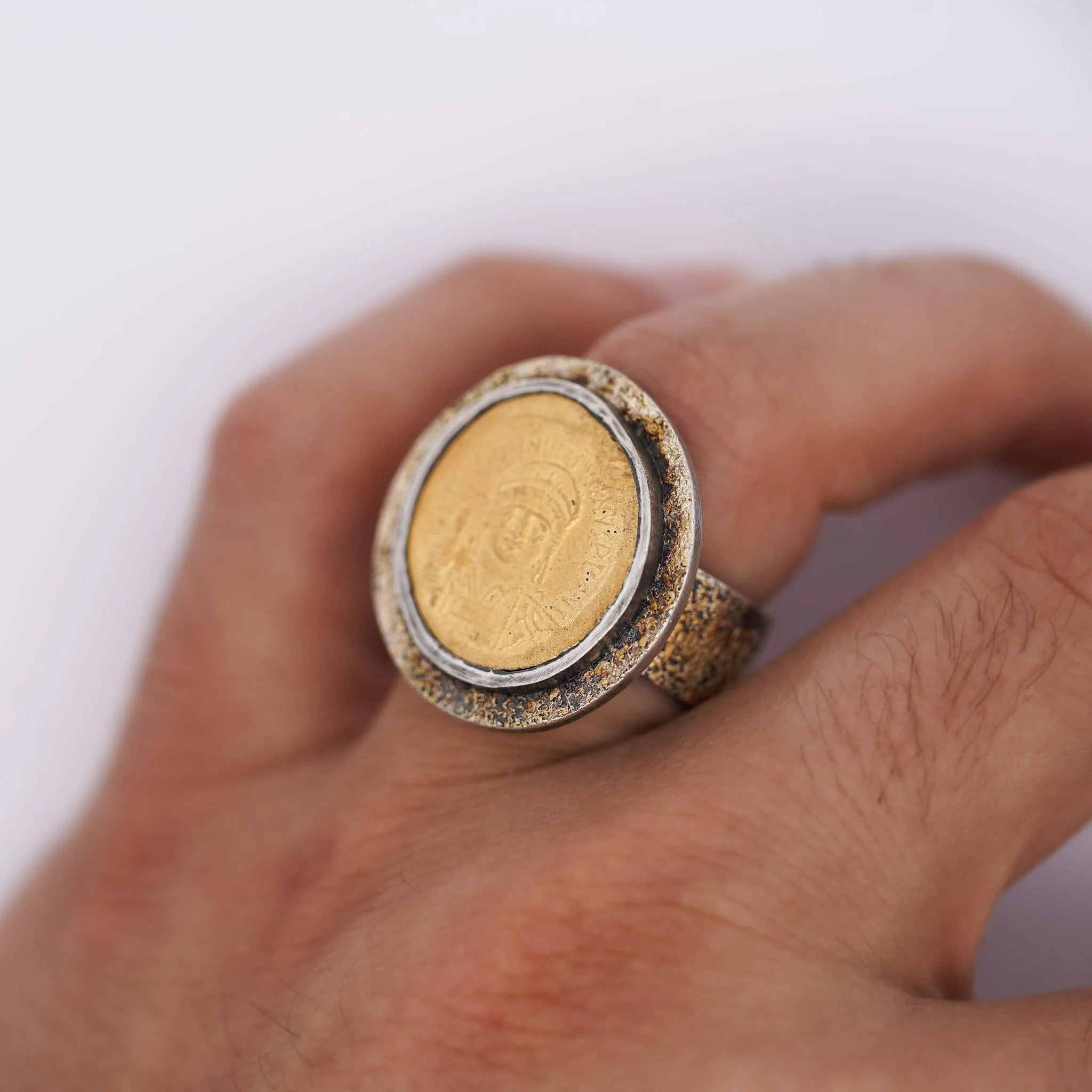 22K Gold Antique Byzantine Empire JUSTINIAN I Coin Bezel Ring - Image 8