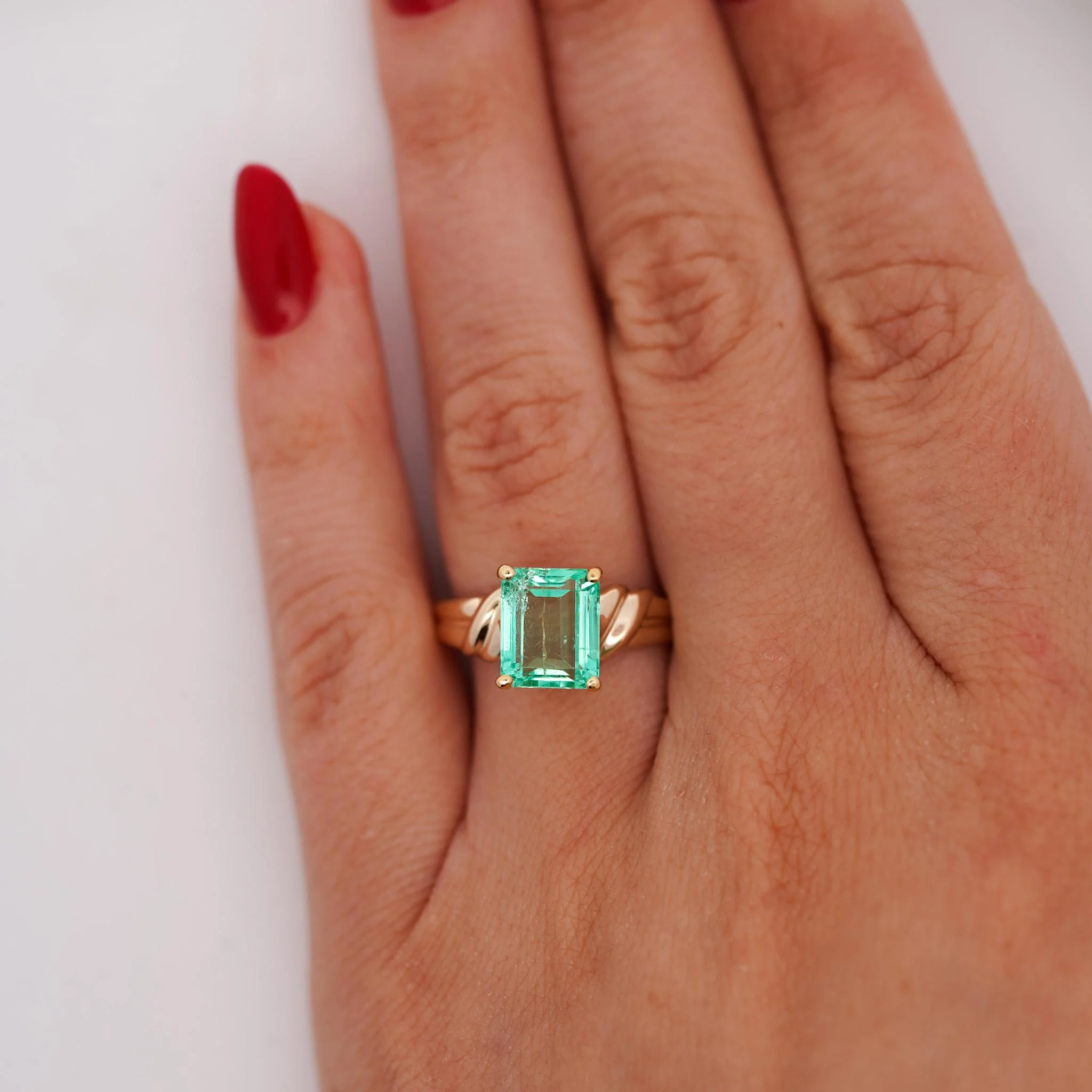 3.04 Carat Emerald Cut Emerald 14K Yellow Gold Curved Shank Solitaire Ring - Image 5