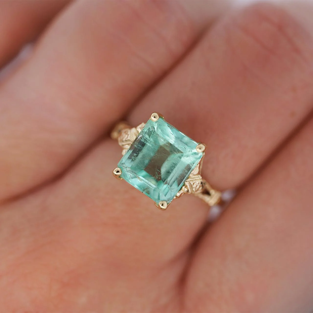 3.18 Carat Light Green Emerald Milgrain Vintage 14K Gold Ring - Image 2