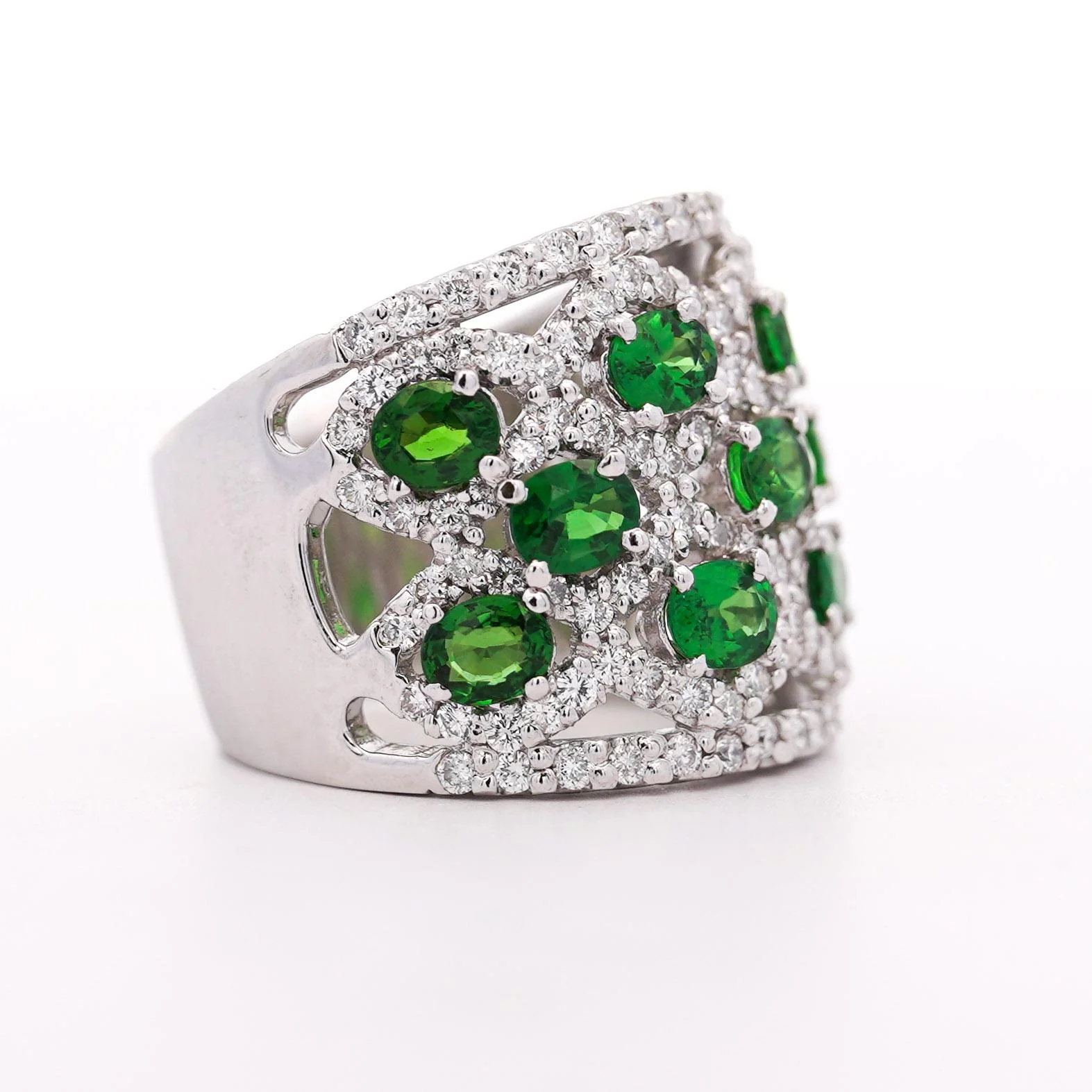 3.25 Carat Tsavorite Garnet & Diamond Platinum Wavy Wide Band Ring - Image 3