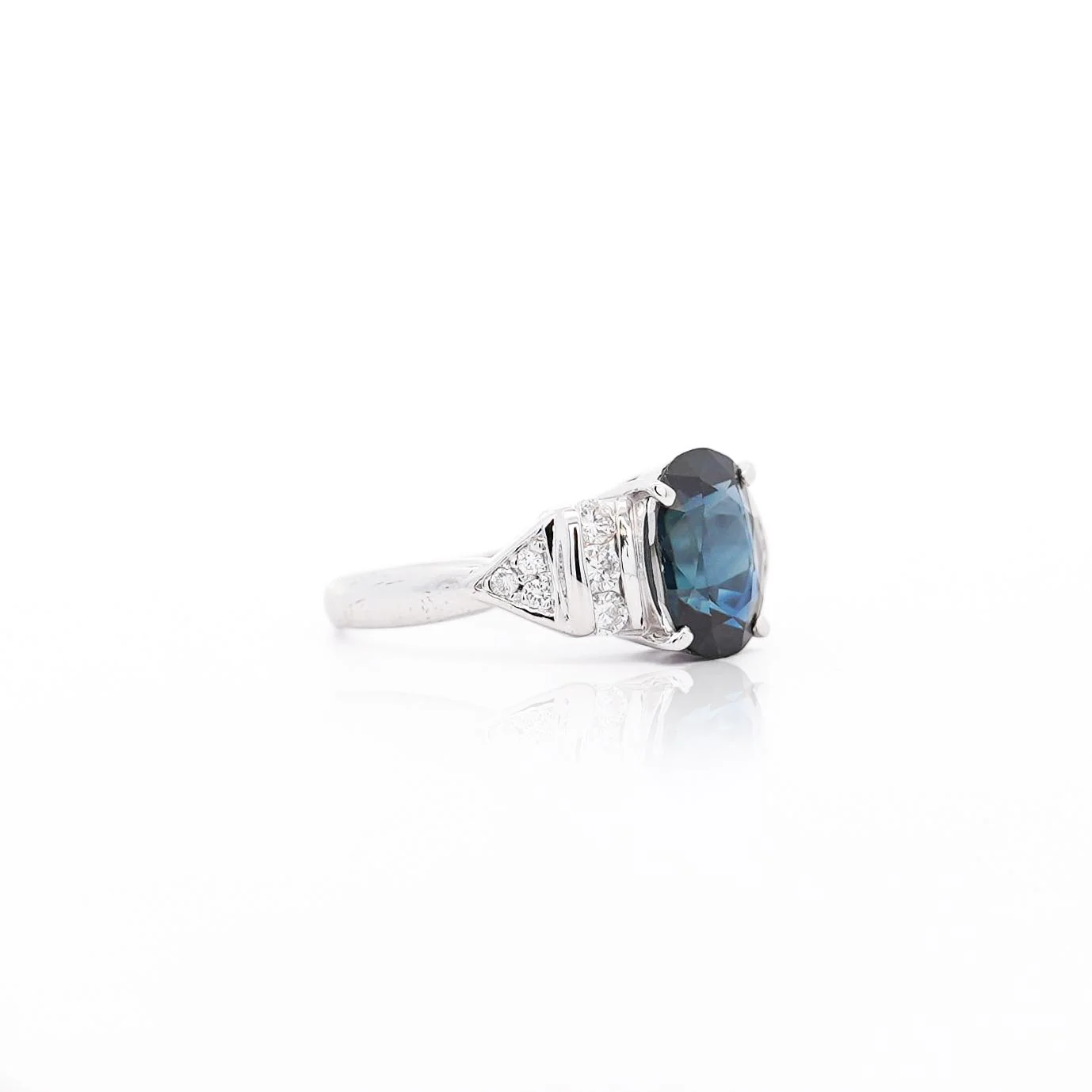 3.29 Carat Oval Blue Sapphire & Diamond in Platinum Engagement Ring - Image 7