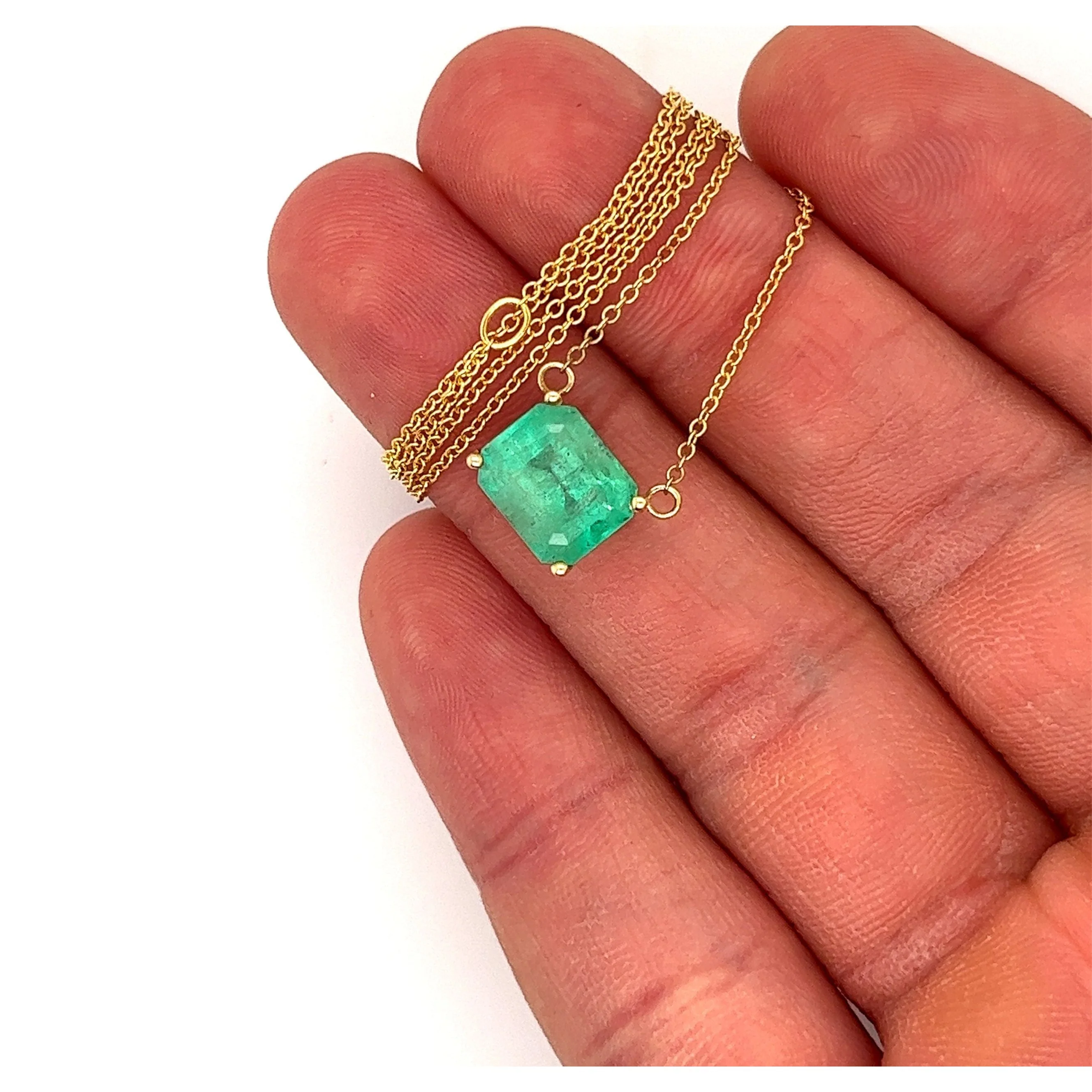 3.66 Carat Emerald Cut Colombian Emerald Solitaire East West Pendant Necklace in 14K Yellow Gold - Image 7