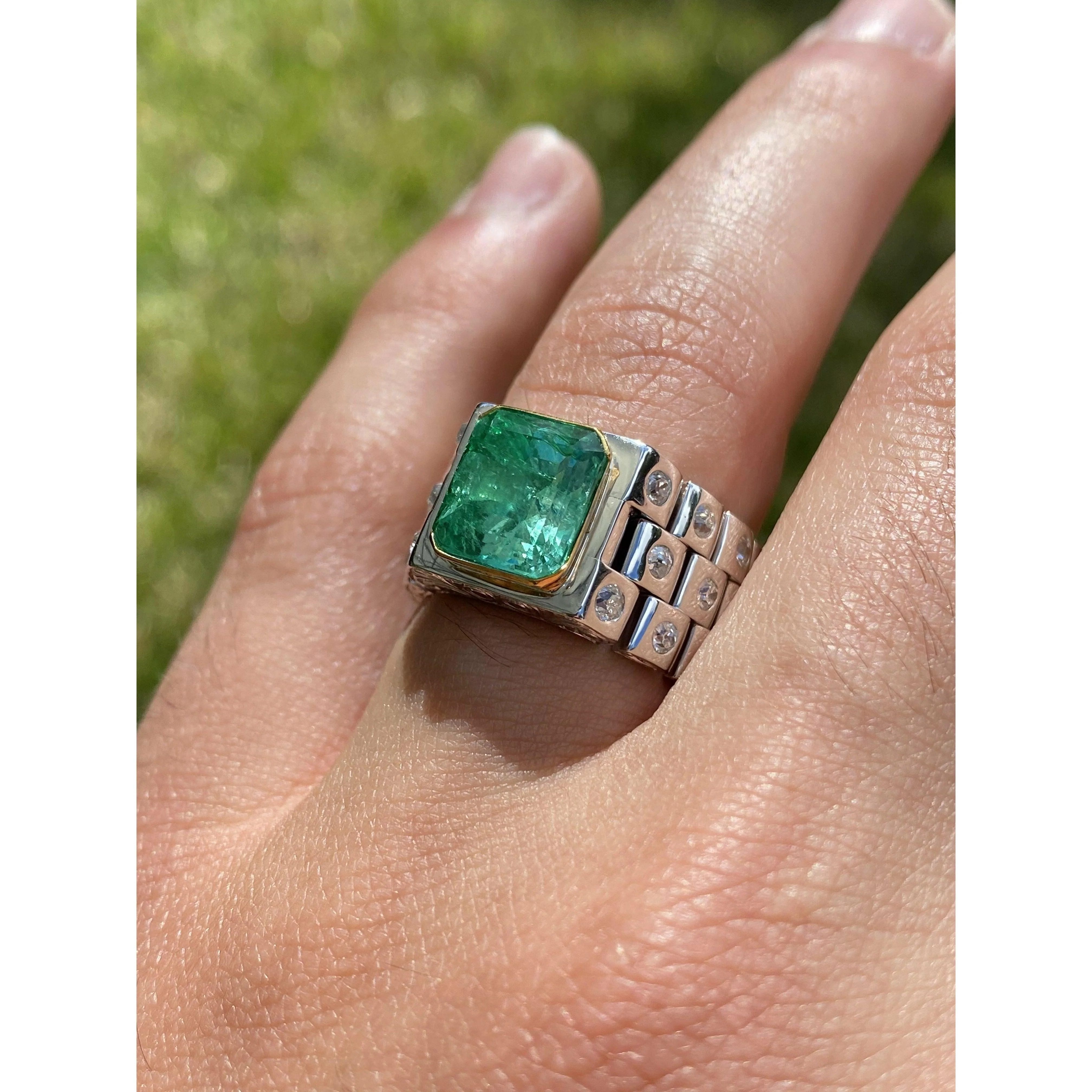 3.75 carat mens Colombian Emerald in Platinum ring setting - Image 3