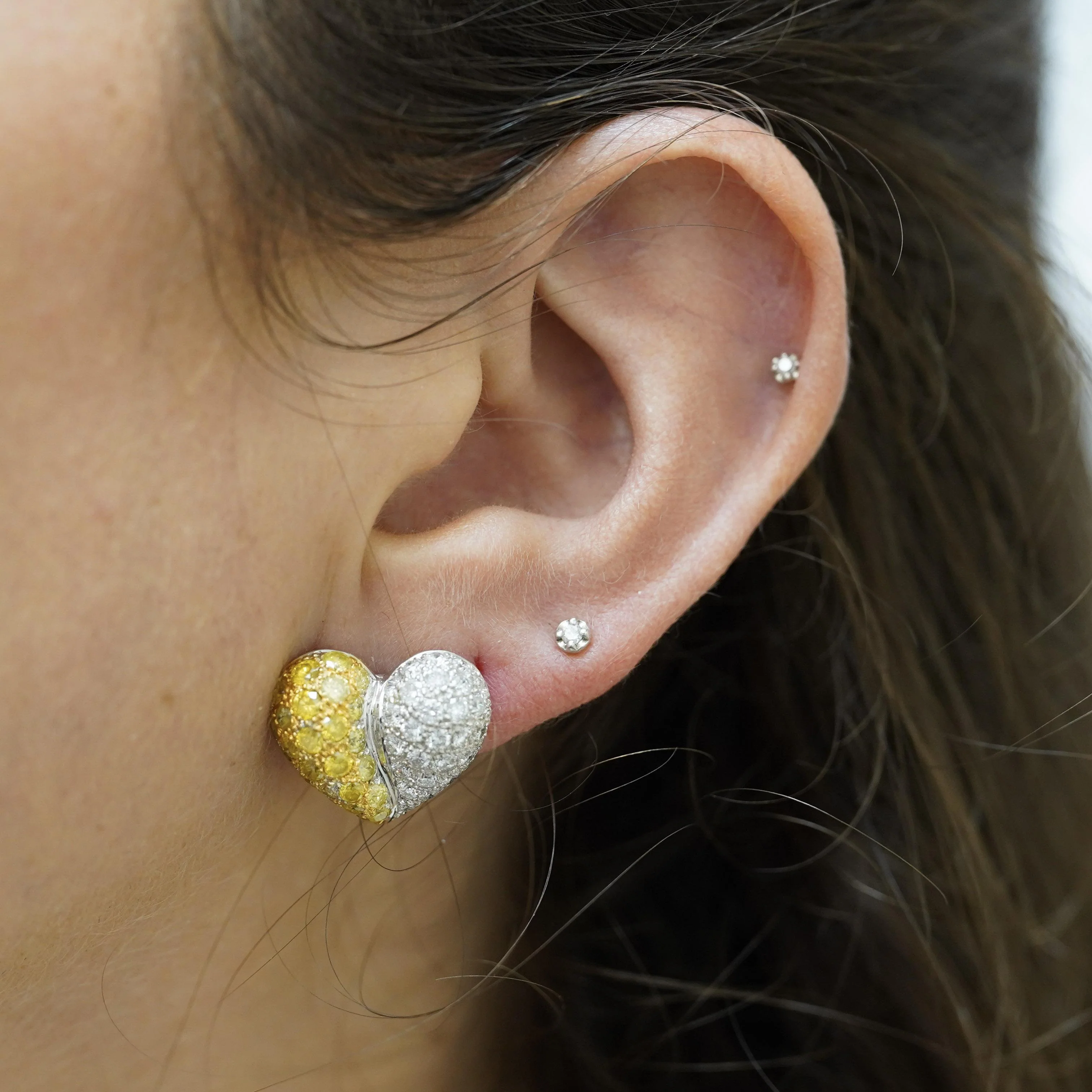 3.85 Carat Yellow & White Diamond 18K White Gold Pave Stud Heart Earring - Image 2