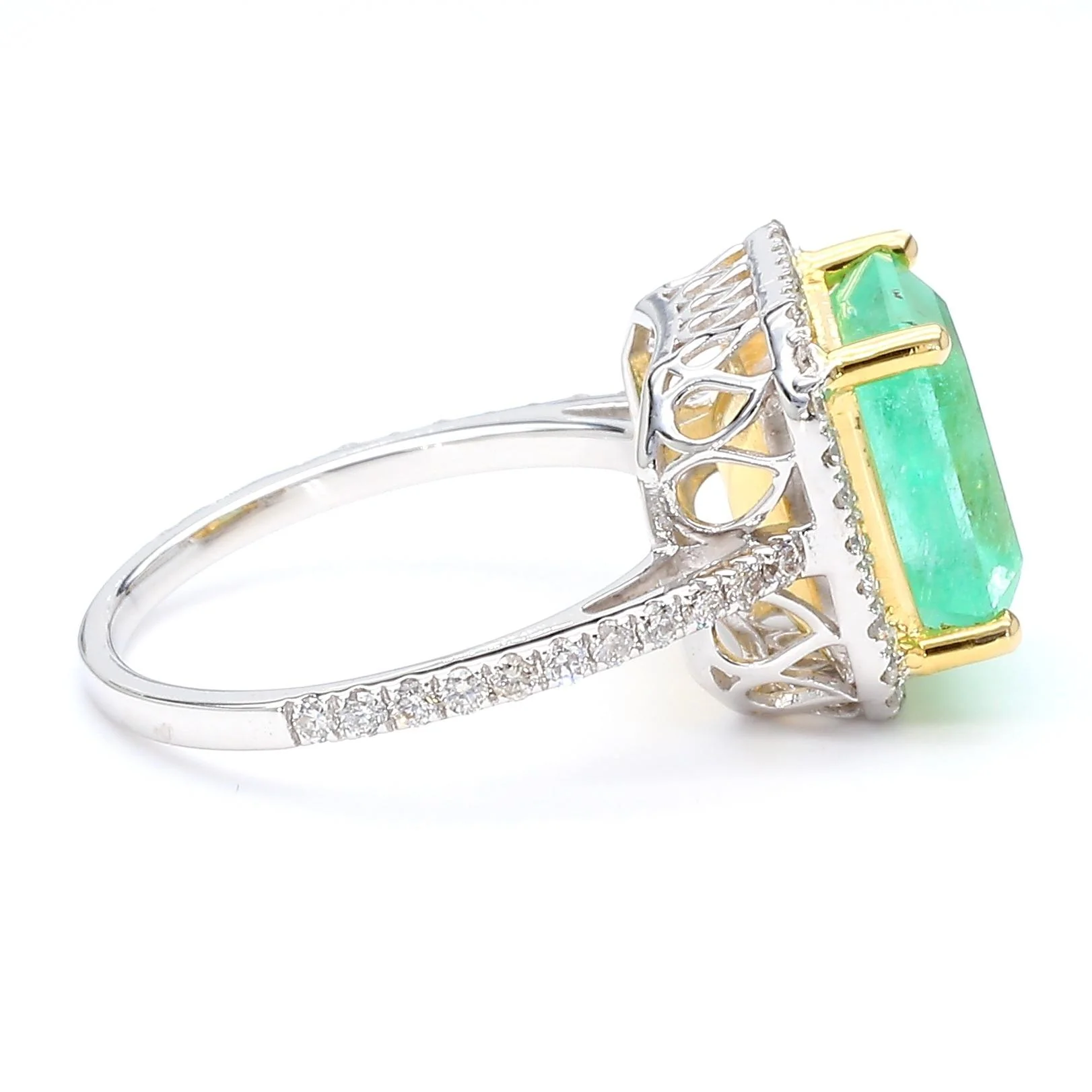 3.90 Carat Emerald & Diamond Halo Pavé Shank 18K White Gold Ring - Image 3