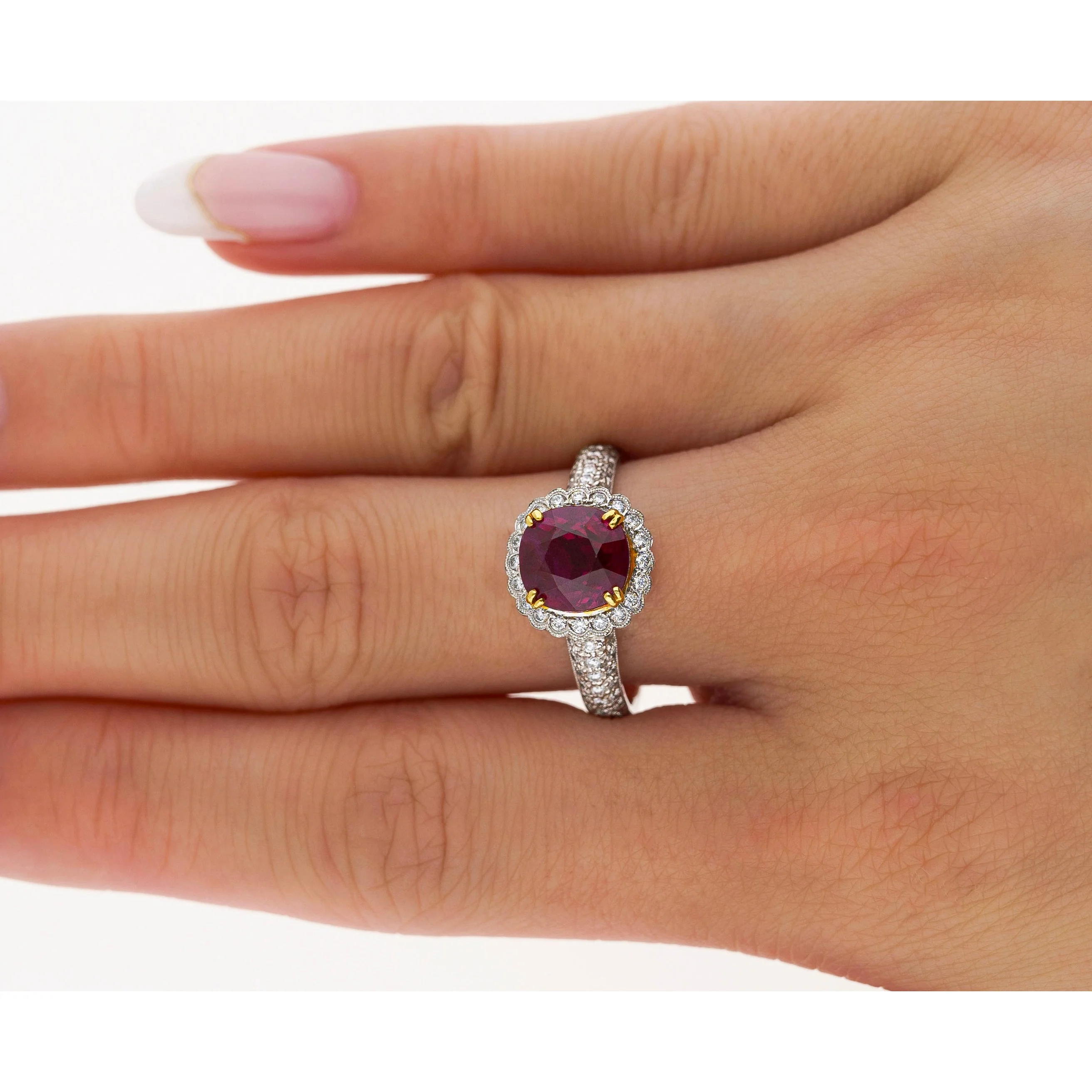 Gubelin Certified 3.02 Carat Cushion Cut Burma Ruby & Round Cut Diamond Platinum Ring - Image 7