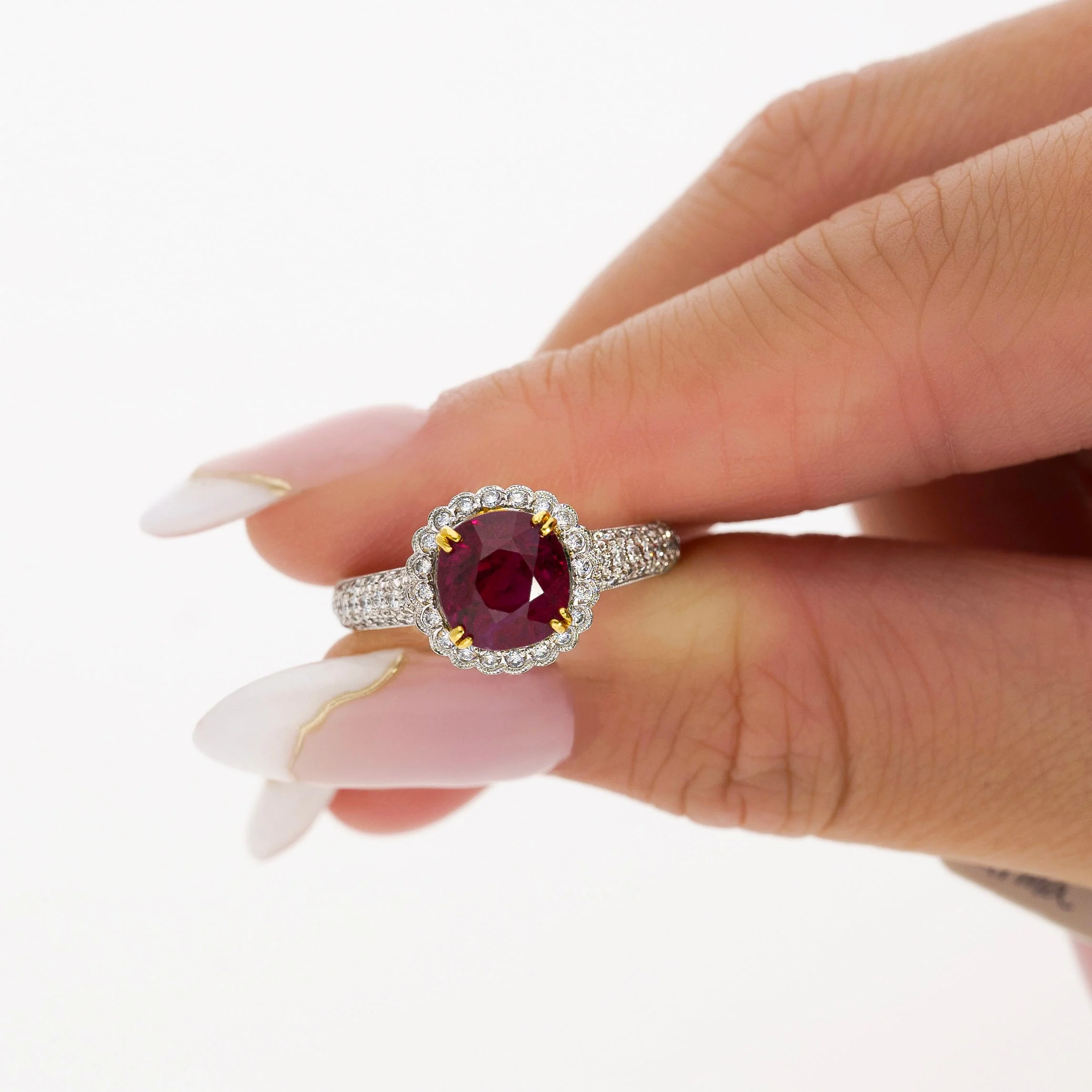 Gubelin Certified 3.02 Carat Cushion Cut Burma Ruby & Round Cut Diamond Platinum Ring - Image 9