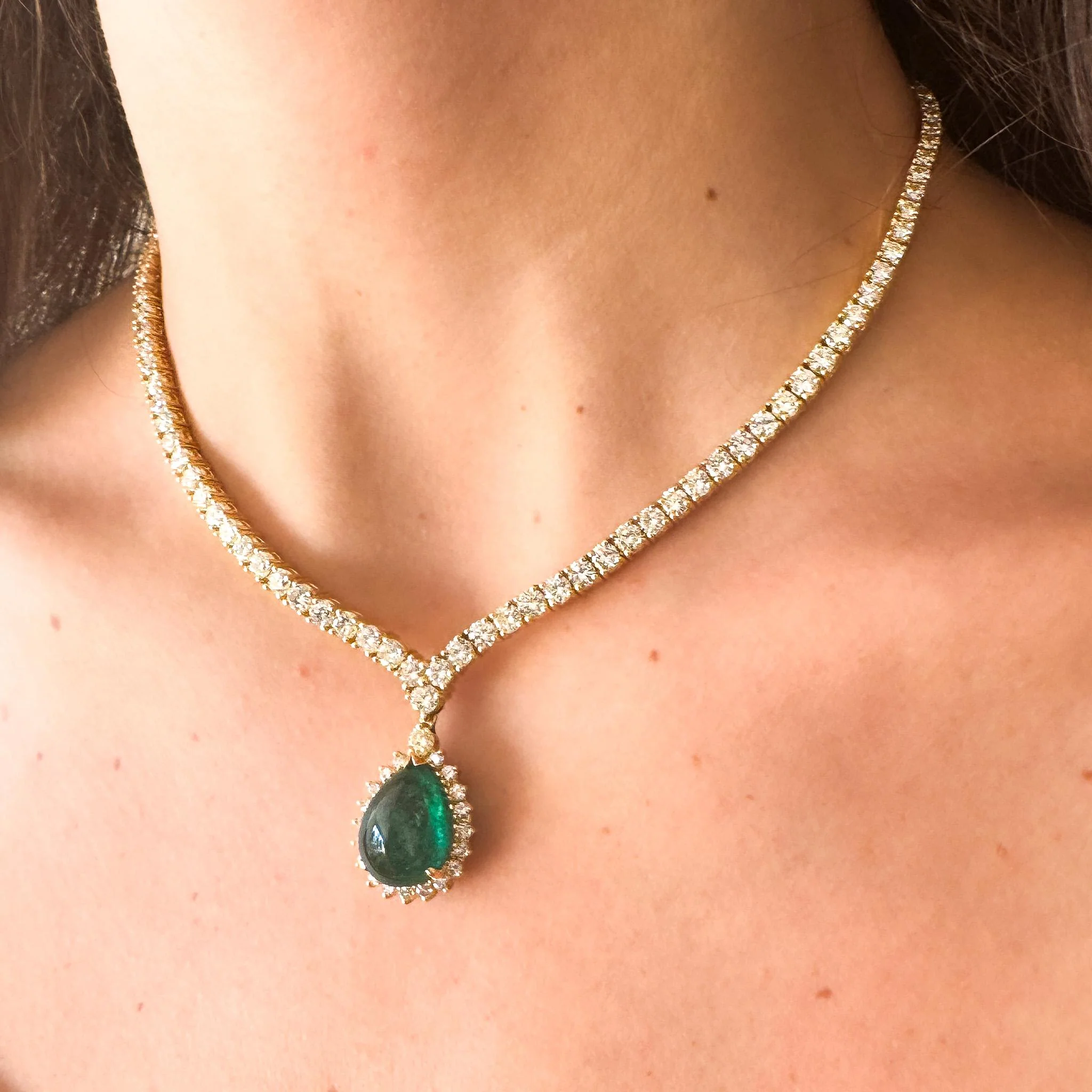 32 Carat Pear Cabochon Emerald & Diamond 18K Gold Drop Emerald Necklace - Image 9
