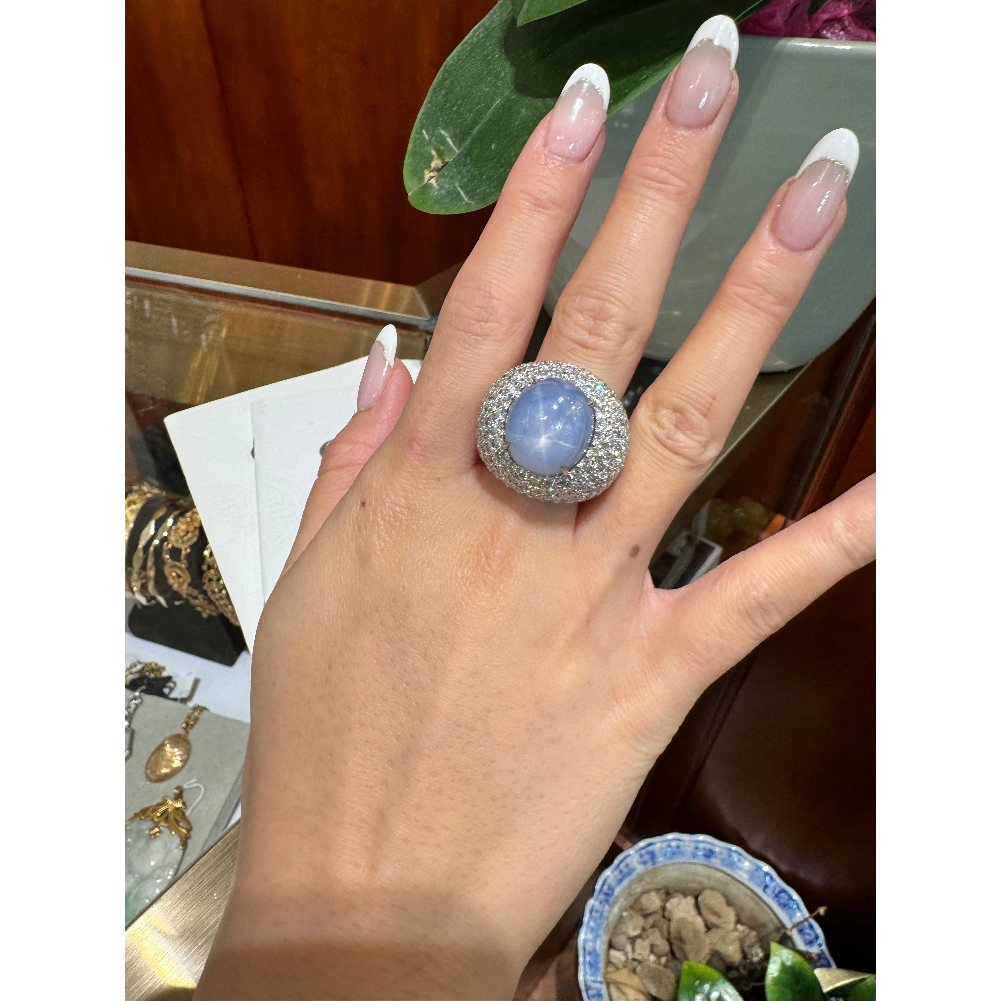 36.40 Carat Ceylon Star Cabochon Sapphire and Diamond GRS Certified 18K Ring - Image 9