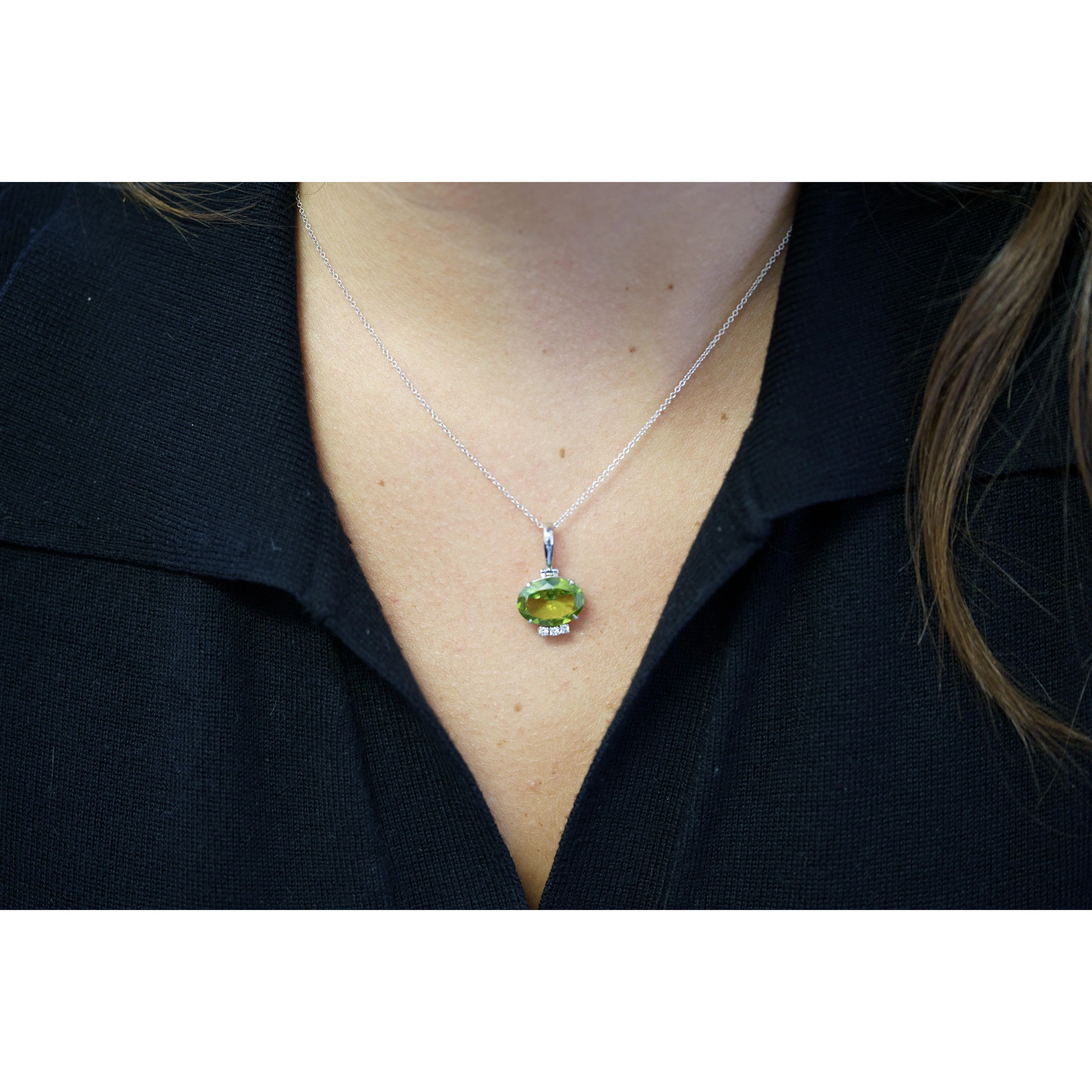 4.09 Carat Peridot Pendant Necklace in 18K White Gold Cable Chain - Image 8