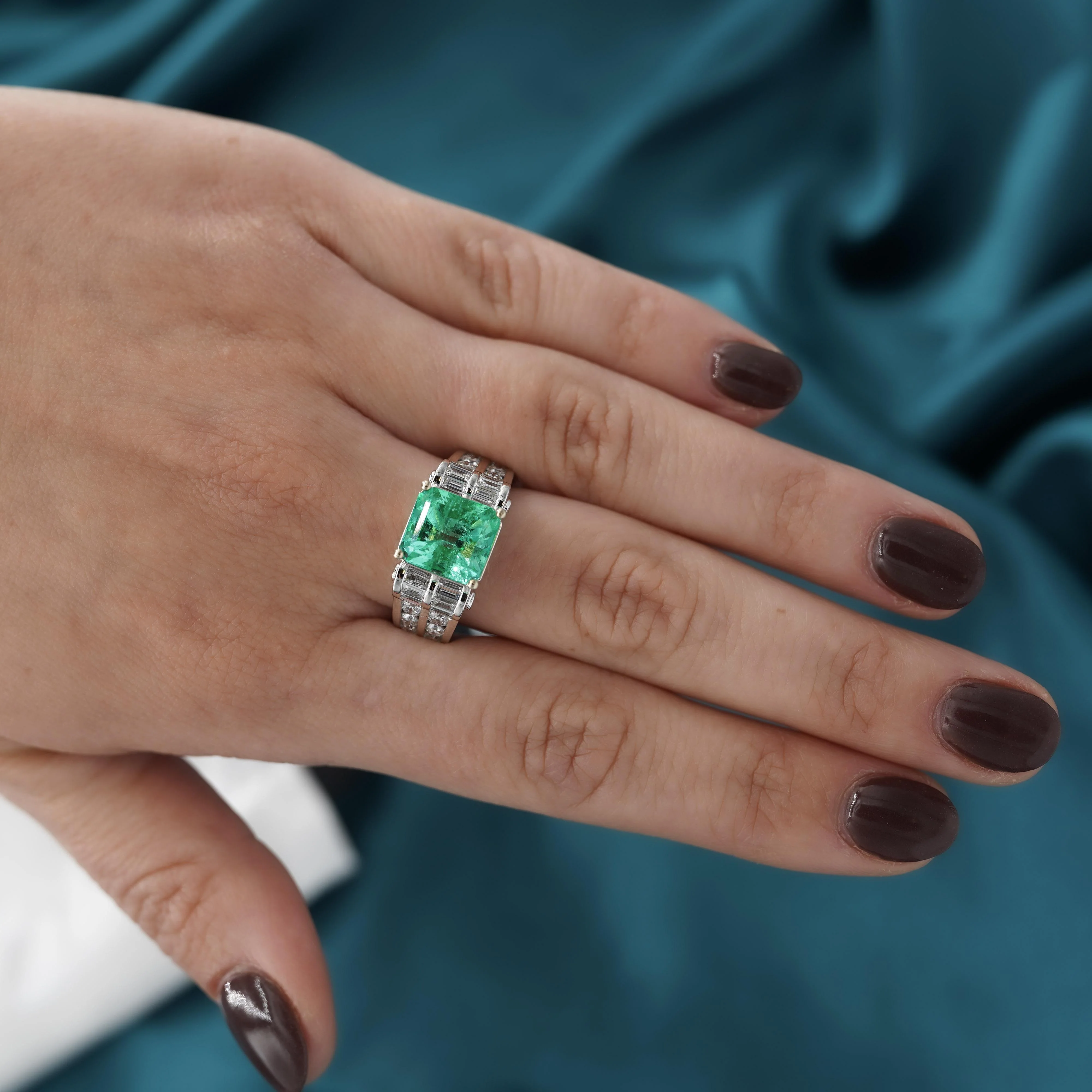 4.17 Carat Colombian Emerald & Diamond Unisex 14K White Gold Ring - Image 10