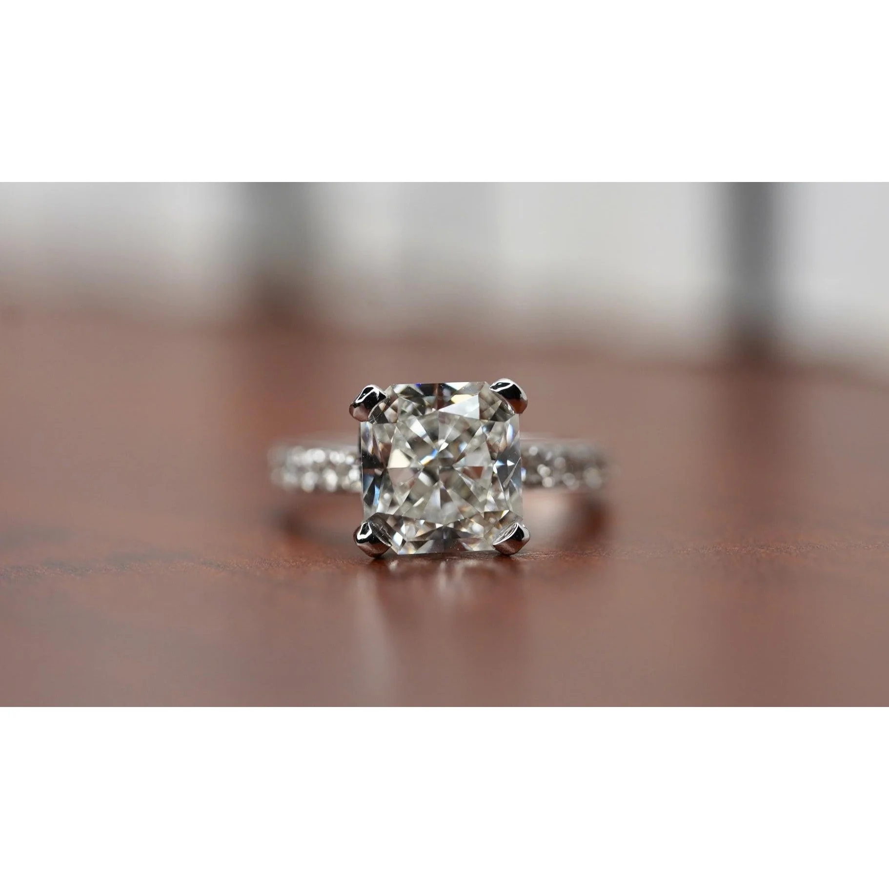 4.25 Carat Cushion Cut H/SI1 Lab grown Diamond Ring - Image 3