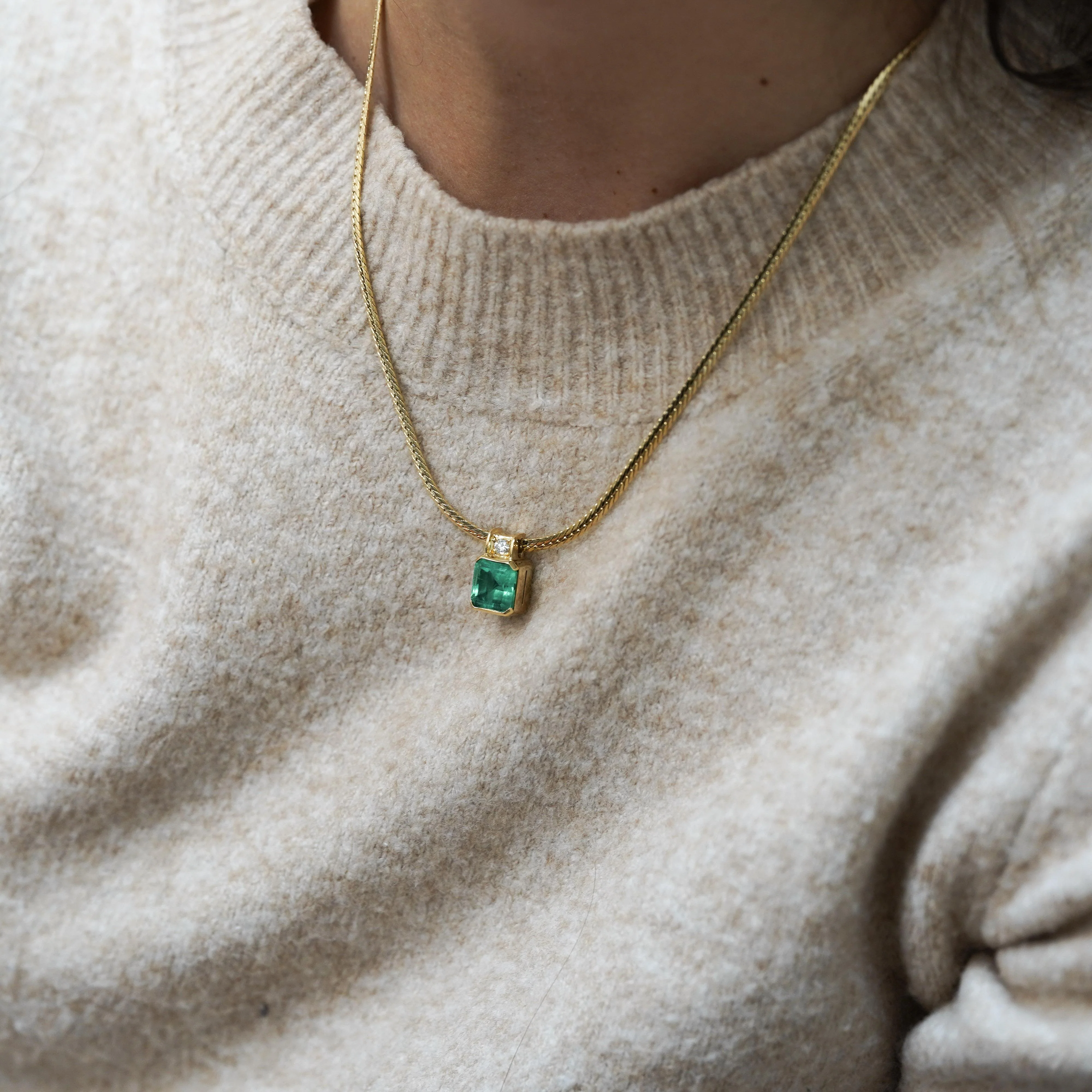 4.36 Carat Colombian Emerald Half Bezel 18K Gold Pendant Necklace - Image 3