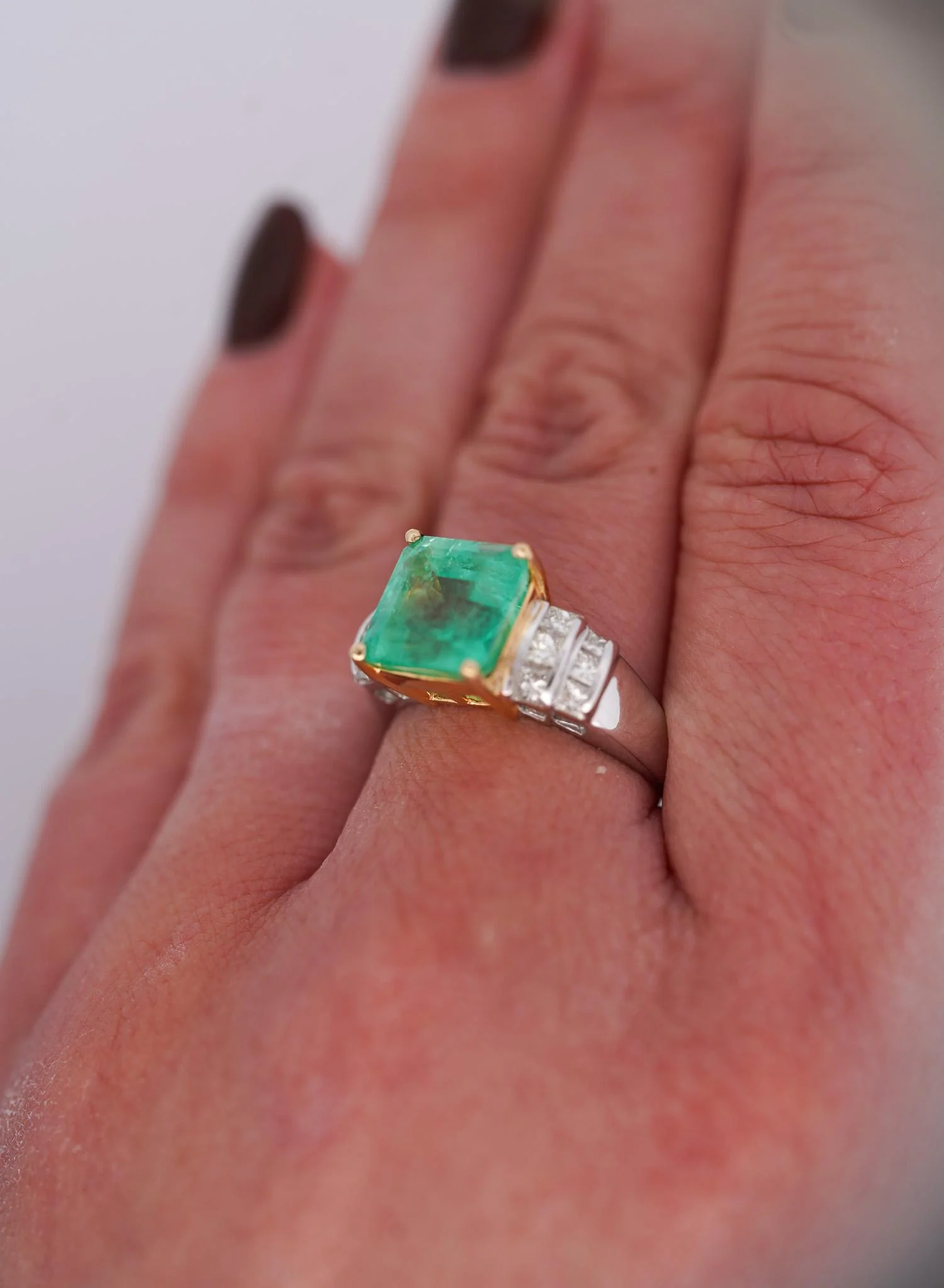 4.39 Carat Emerald Cut Green Emerald & Princess Cut Diamond 18K Two Tone Ring - Image 11