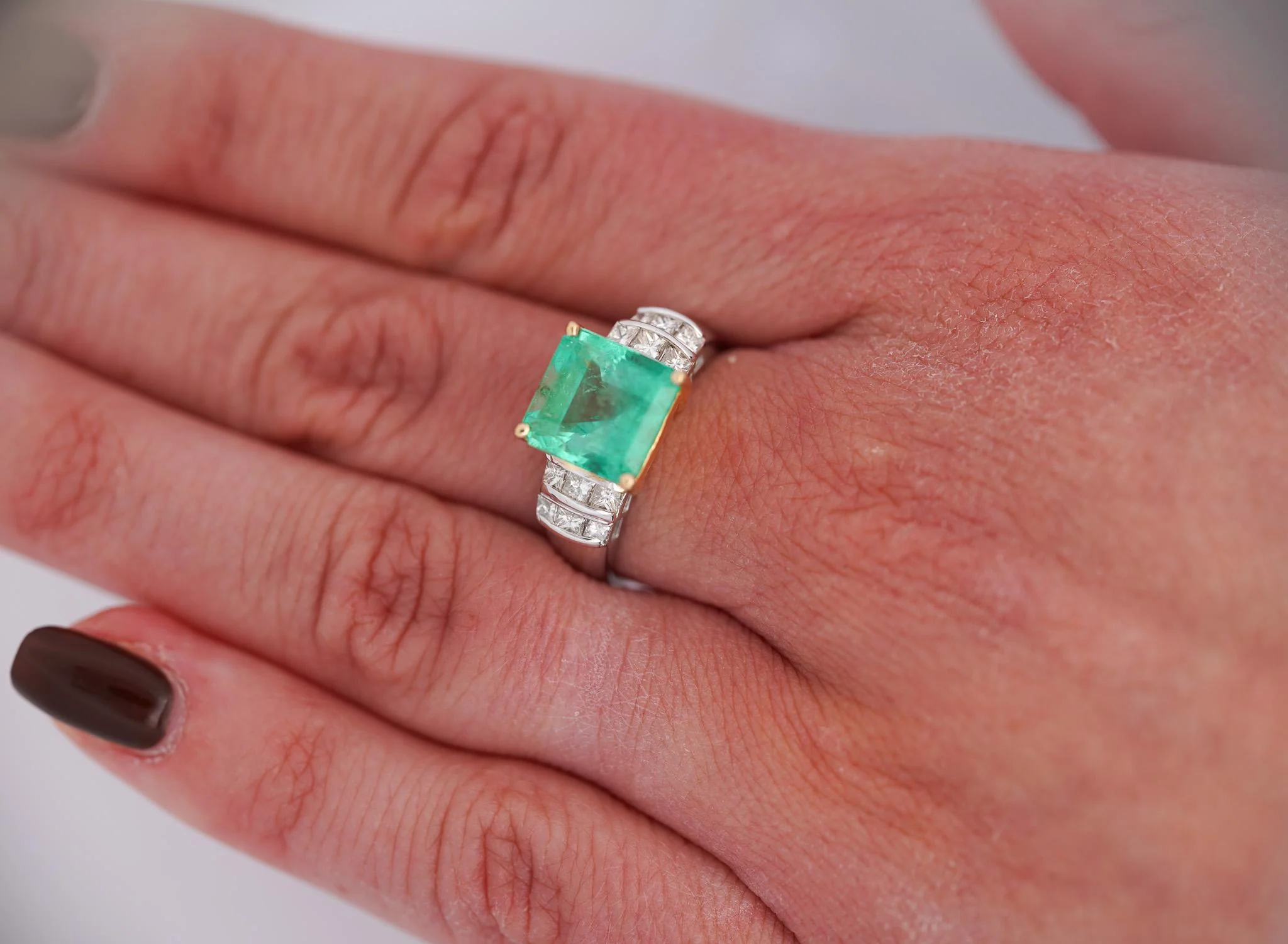 4.39 Carat Emerald Cut Green Emerald & Princess Cut Diamond 18K Two Tone Ring - Image 12