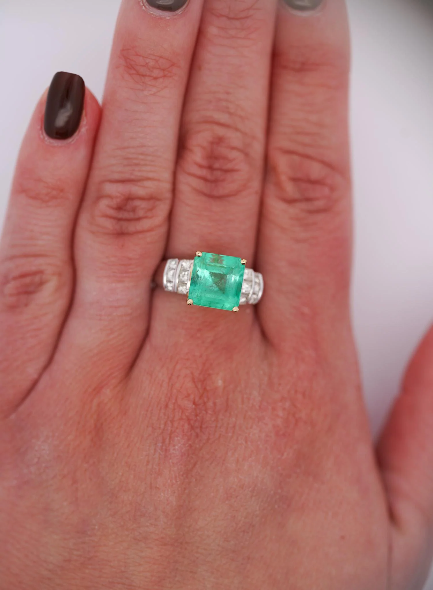 4.39 Carat Emerald Cut Green Emerald & Princess Cut Diamond 18K Two Tone Ring - Image 2