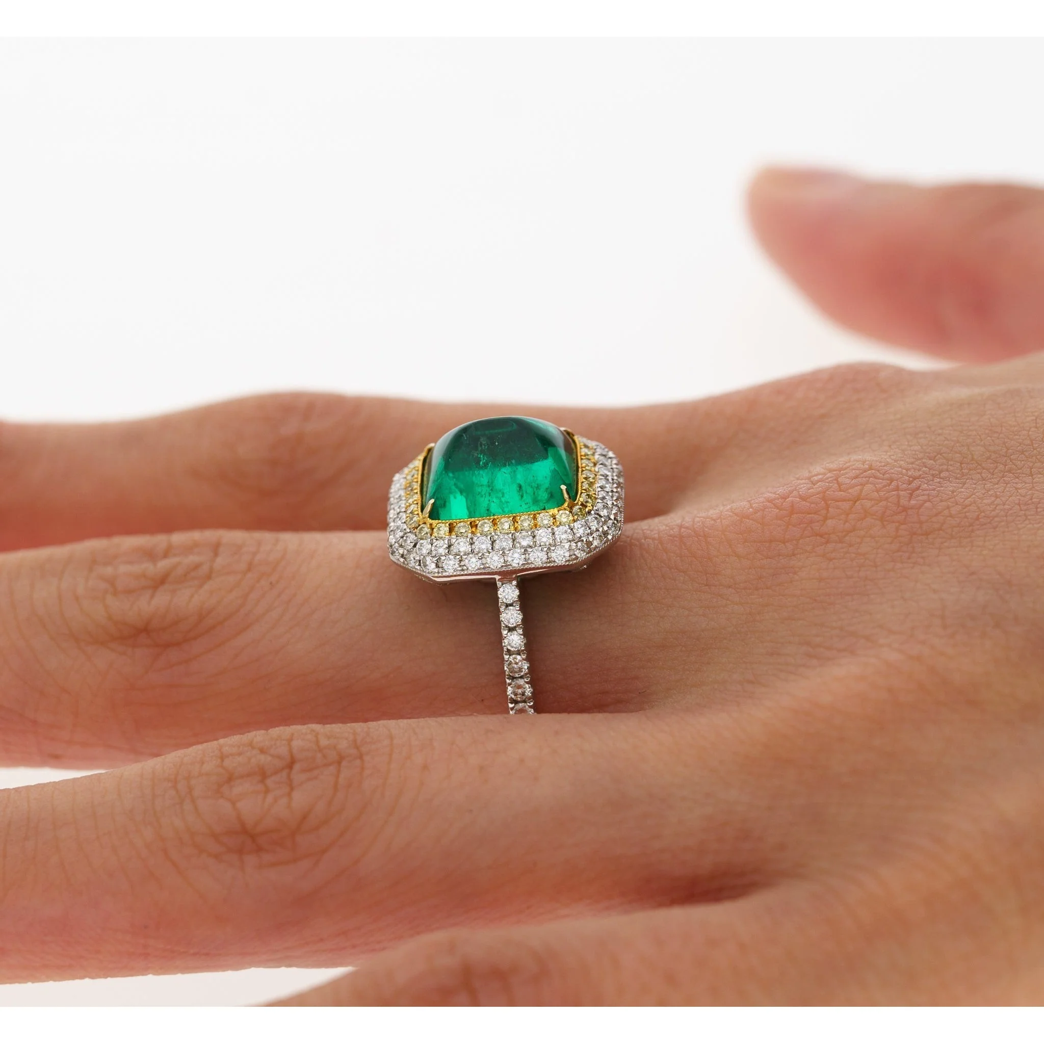 4.49 Carat Sugarloaf Cabochon Cut Colombian Emerald and Diamond Halo Ring in 18k White Gold - Image 11