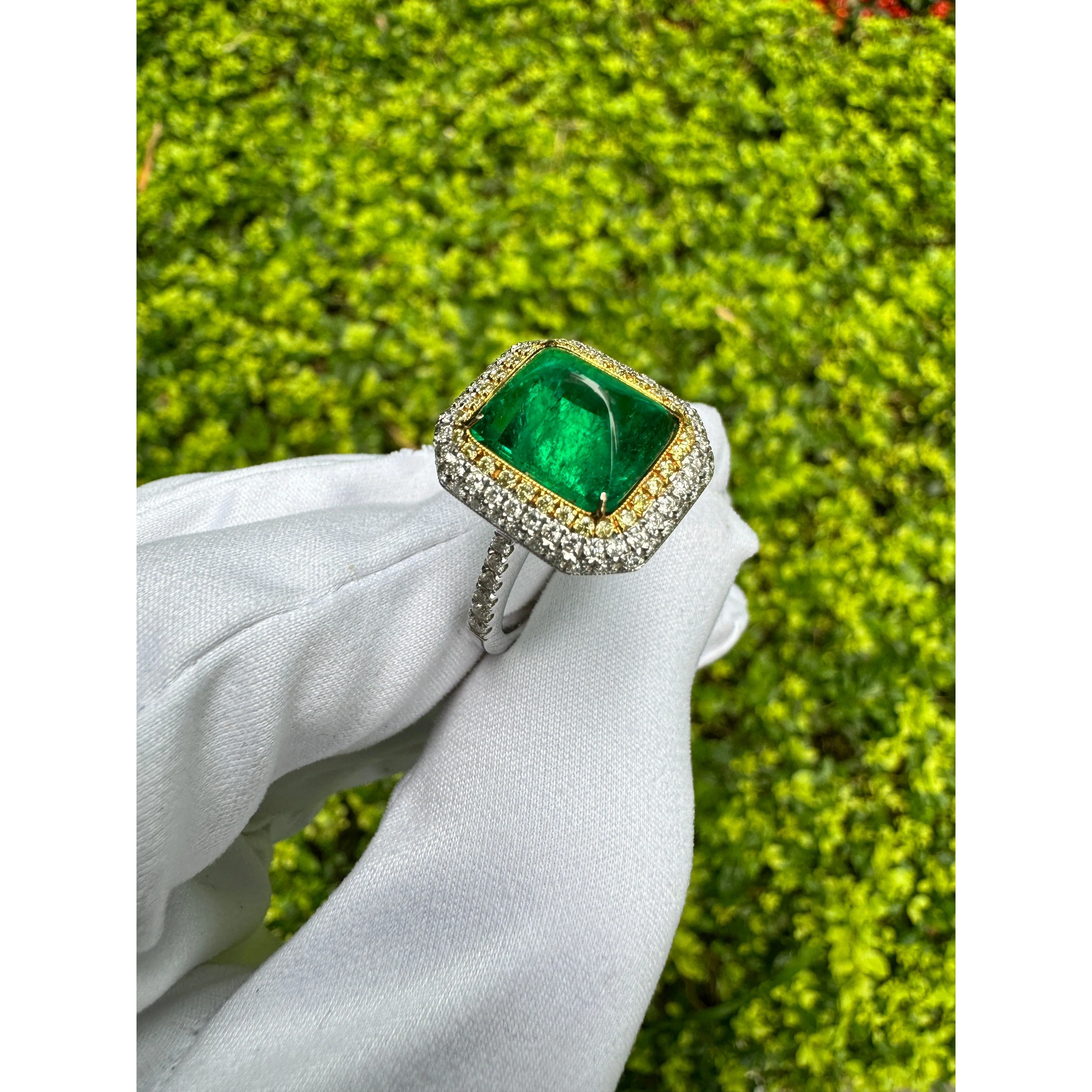 4.49 Carat Sugarloaf Cabochon Cut Colombian Emerald and Diamond Halo Ring in 18k White Gold - Image 6