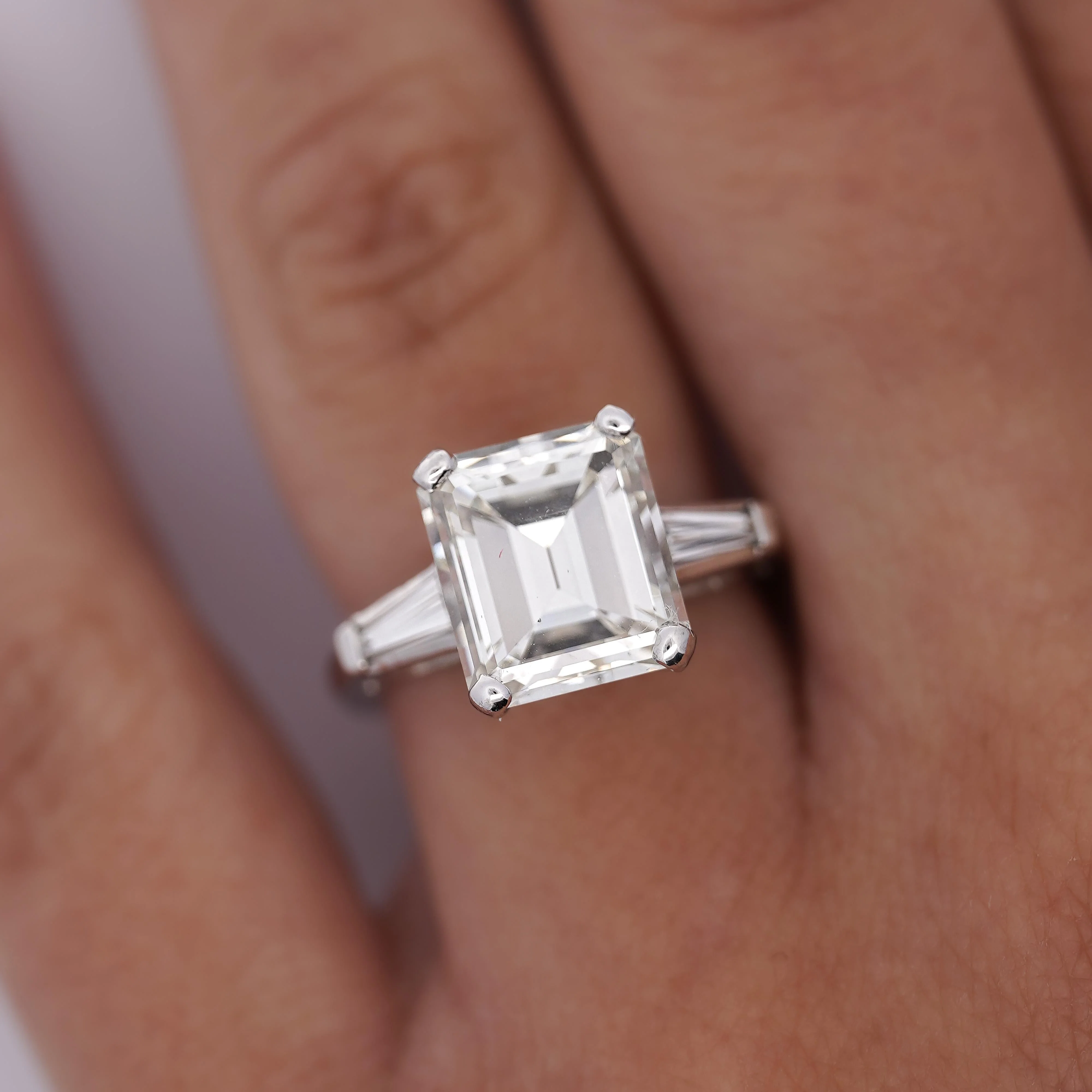 4.78ct Asscher Tapered Baguette Diamond Platinum 3Stone Ring - Image 4