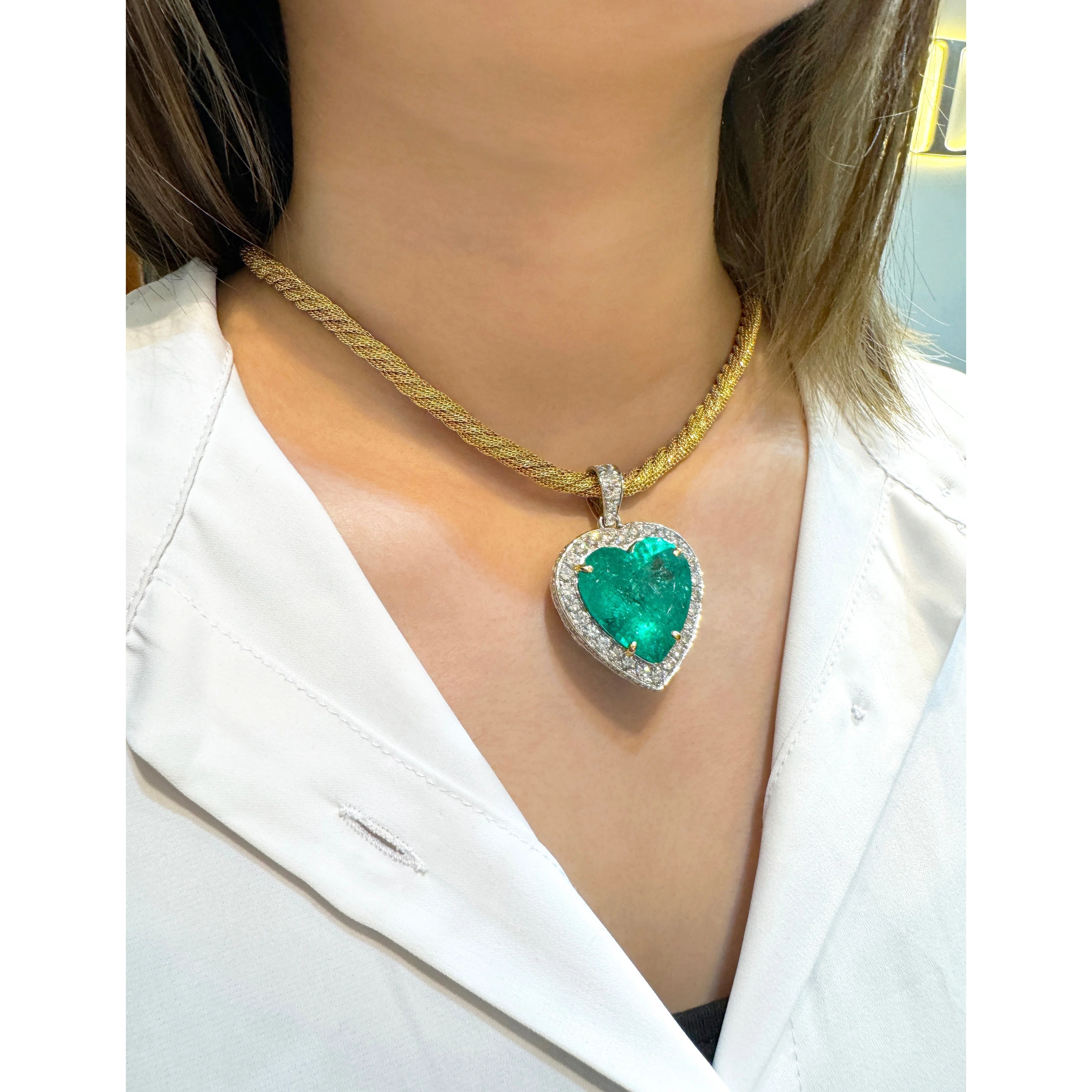 44 Carat Heart Shaped Emerald Pendant with Round Cut Diamond Halo in 18K Gold Necklace - Image 11