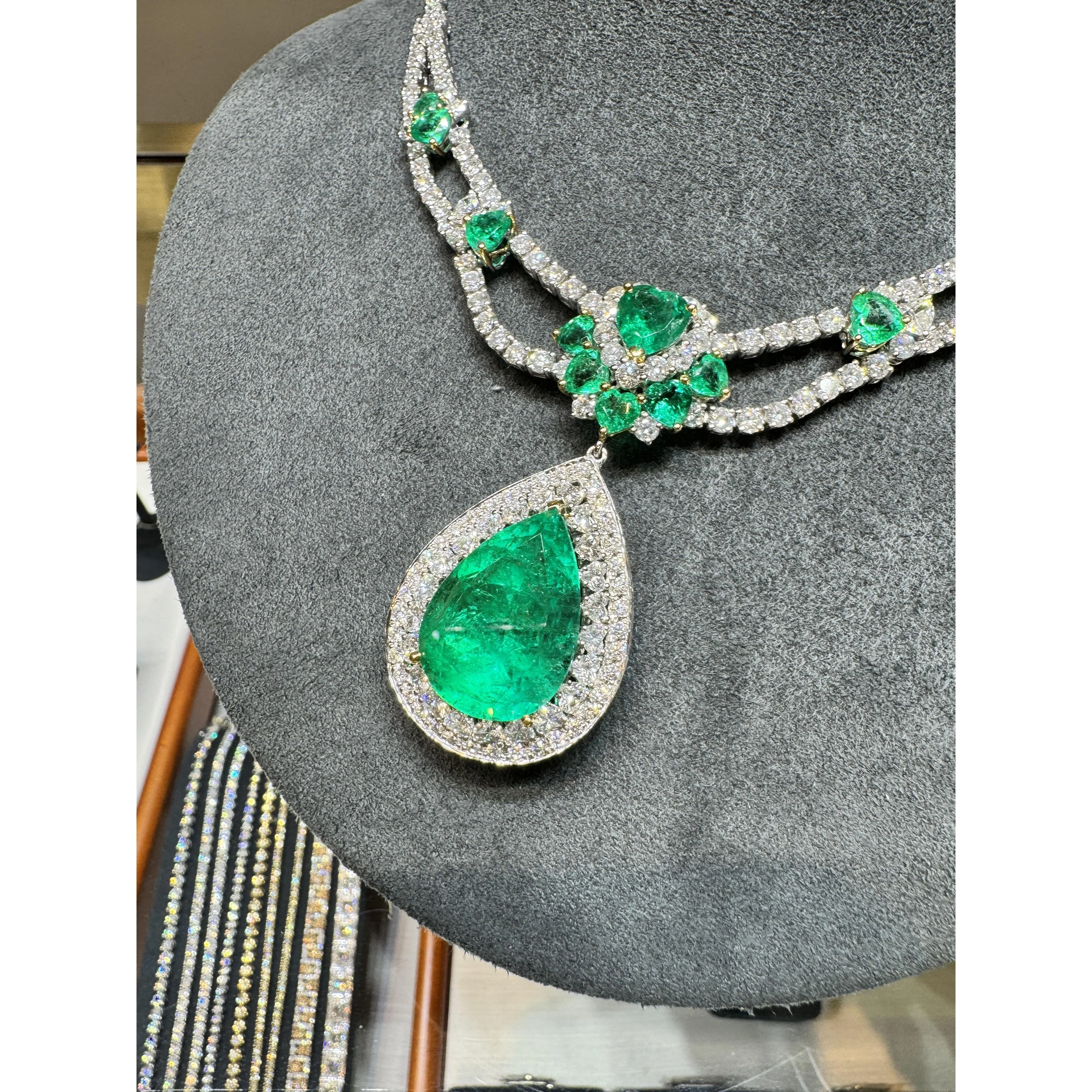 45.58 Carat TW Colombian Emerald & Diamond Chandelier Drop Necklace - Image 11