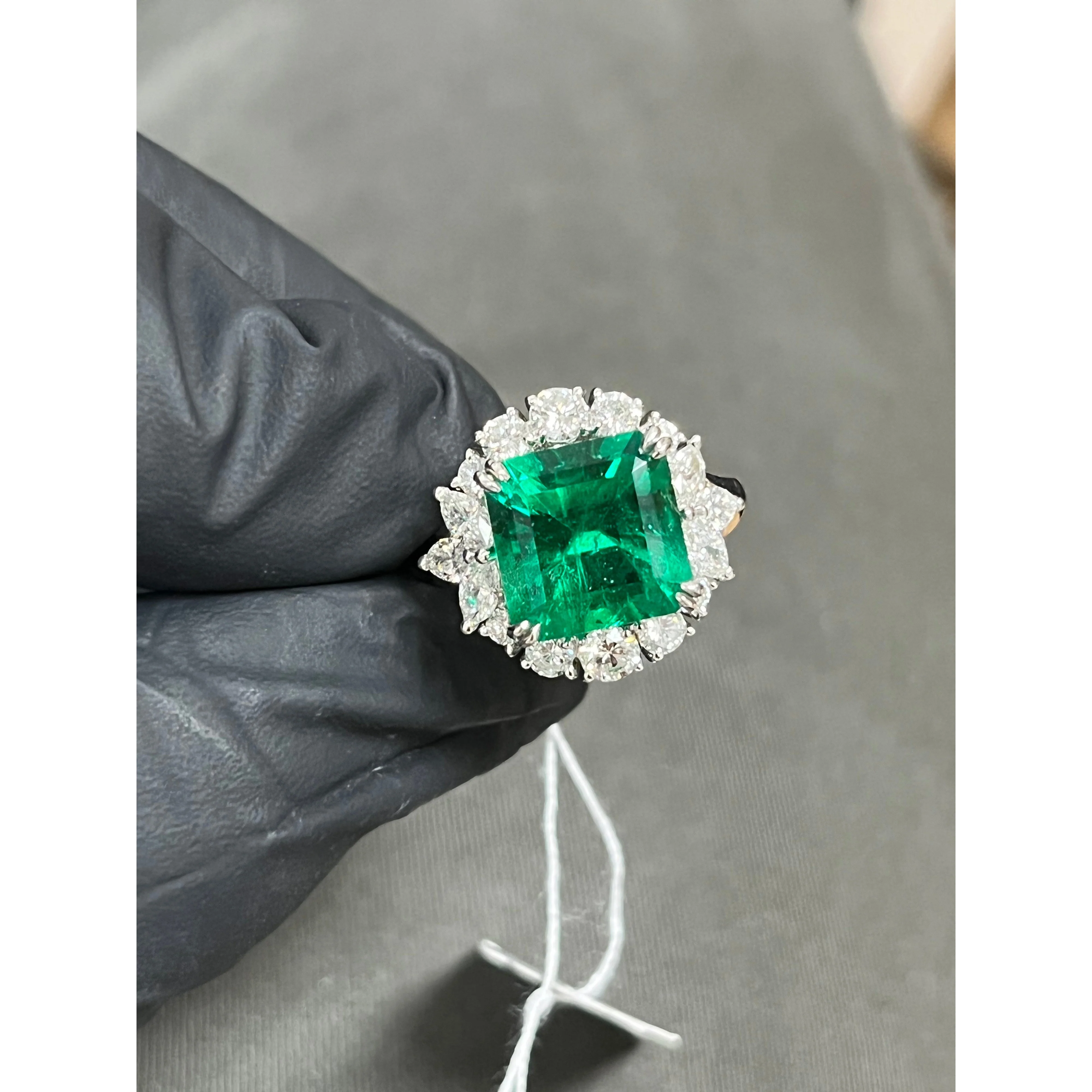 5.20 carat Minor Oil Colombian Emerald and Diamond Halo Ring - Image 4