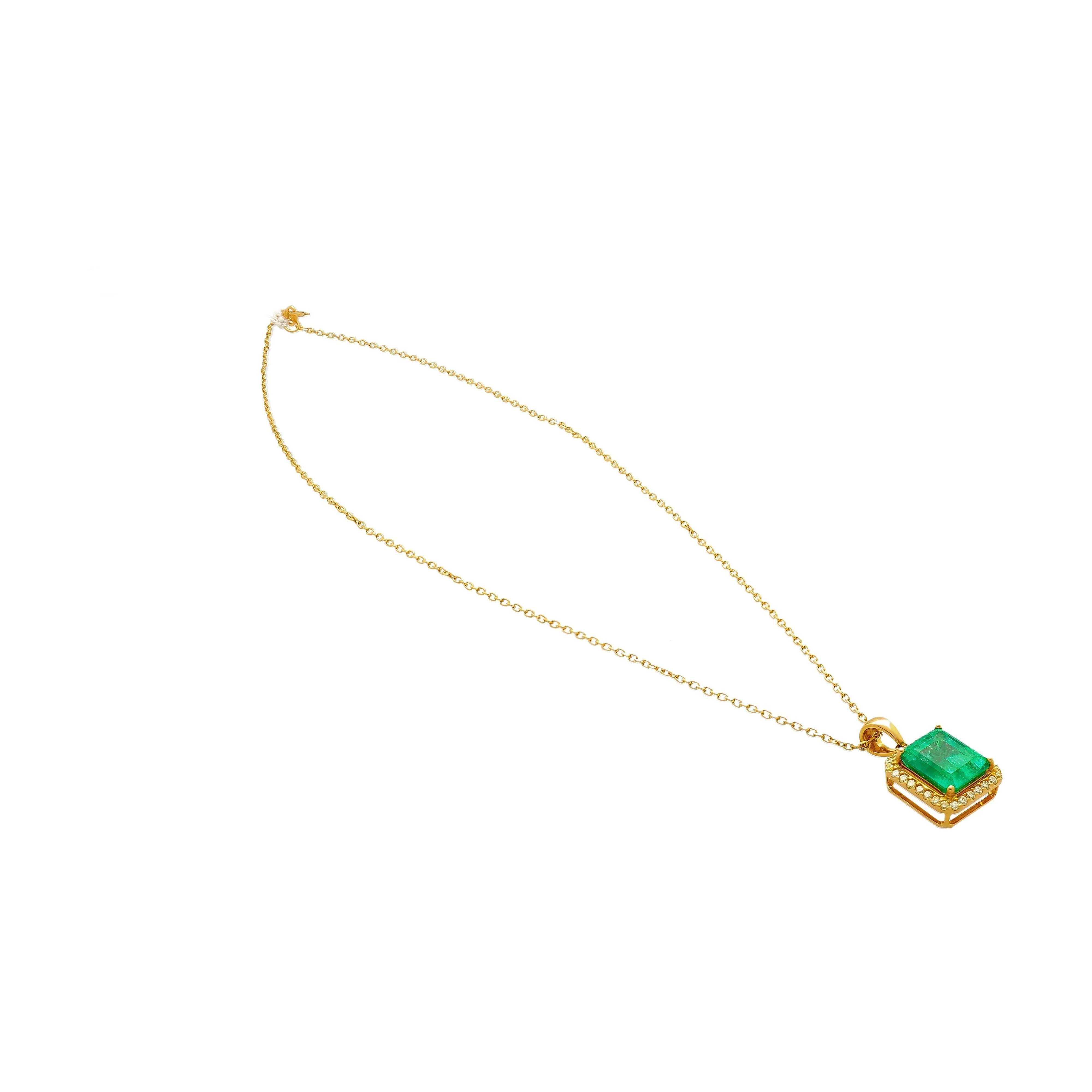 5.42 Carat Natural Emerald Pendant Necklace with Yellow Diamond Halo in 18k Gold - Image 2