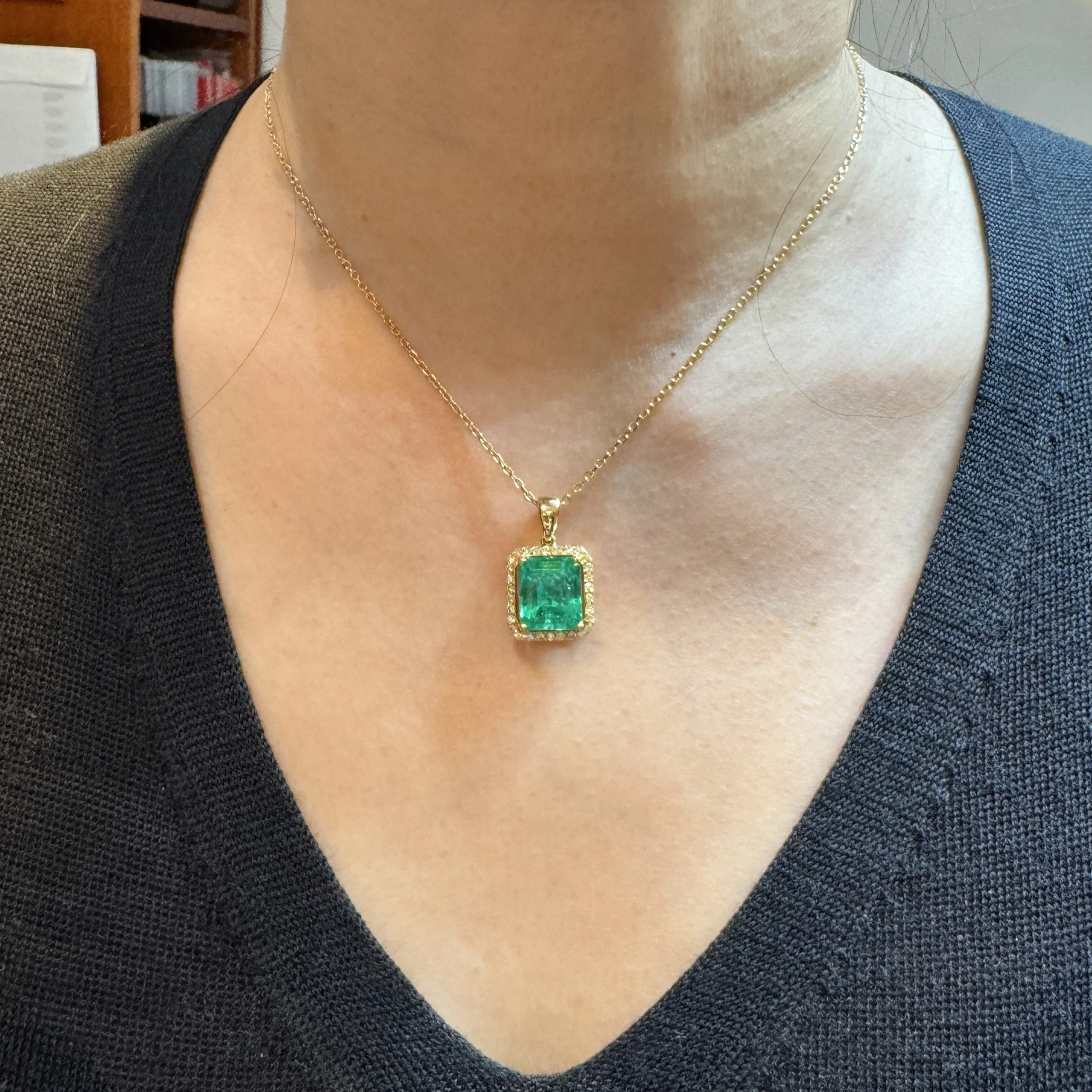 5.42 Carat Natural Emerald Pendant Necklace with Yellow Diamond Halo in 18k Gold - Image 7