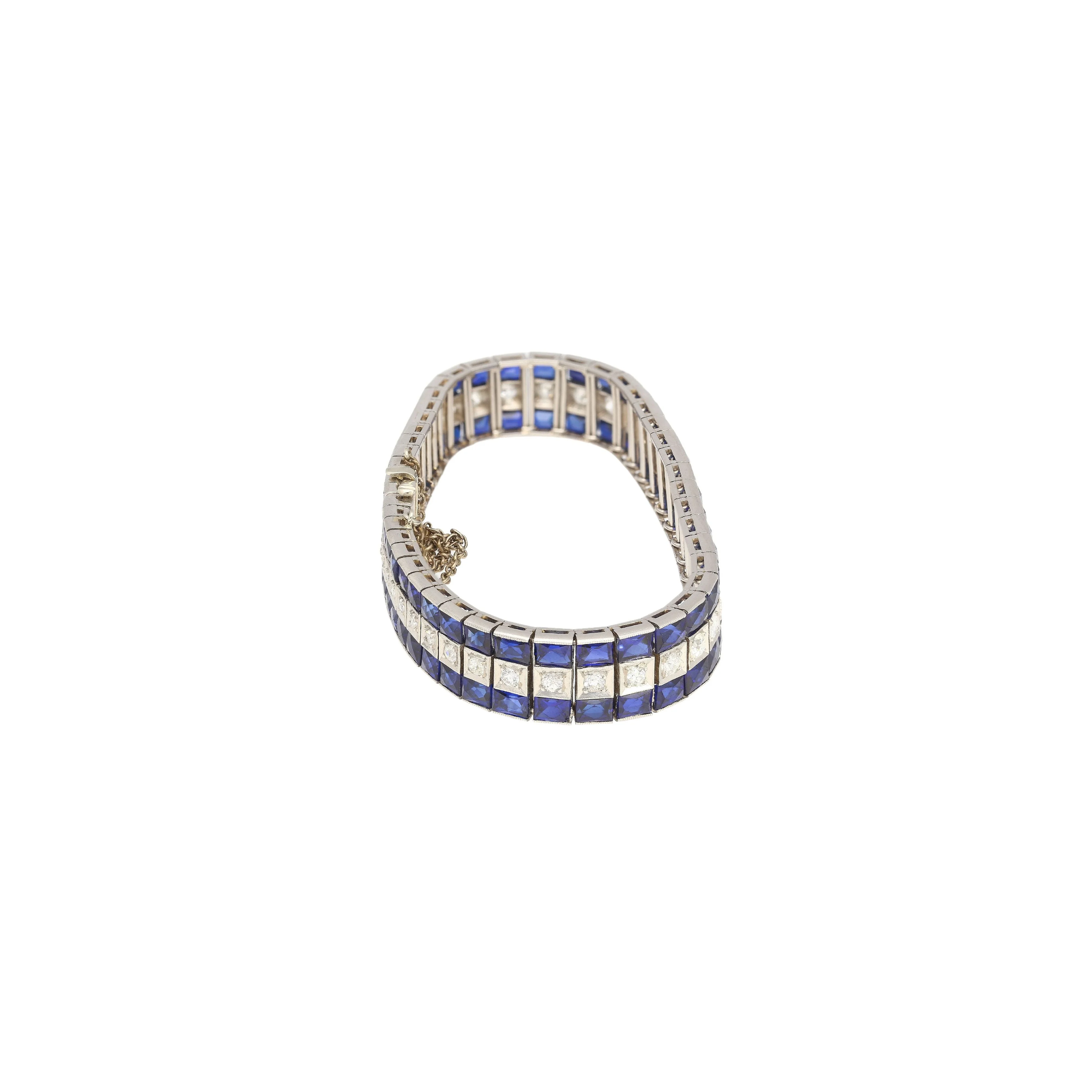 5.50 Carat Vintage Art Deco Platinum Bracelet With Diamonds and Princess-Cut Blue Sapphires - Image 4