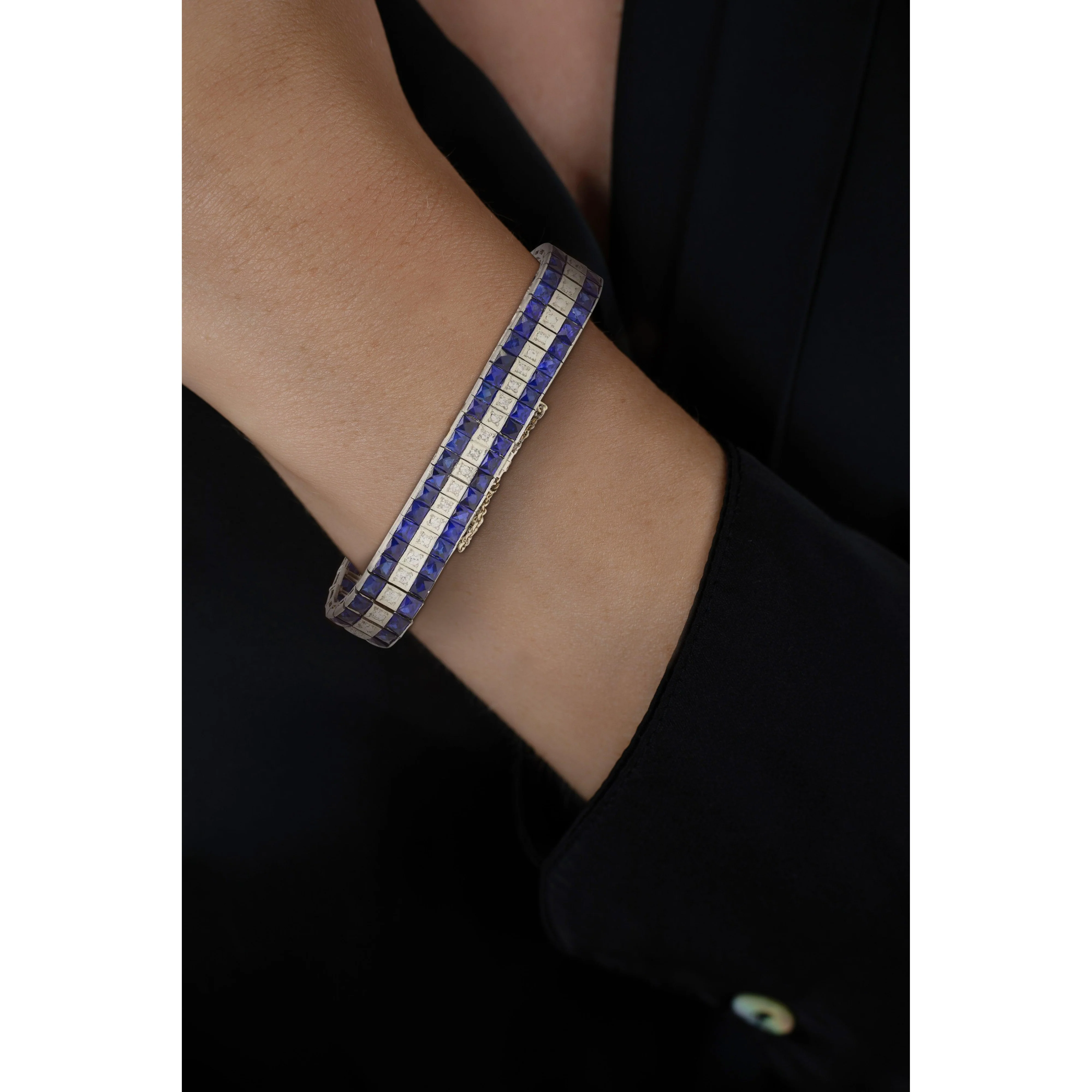 5.50 Carat Vintage Art Deco Platinum Bracelet With Diamonds and Princess-Cut Blue Sapphires - Image 7