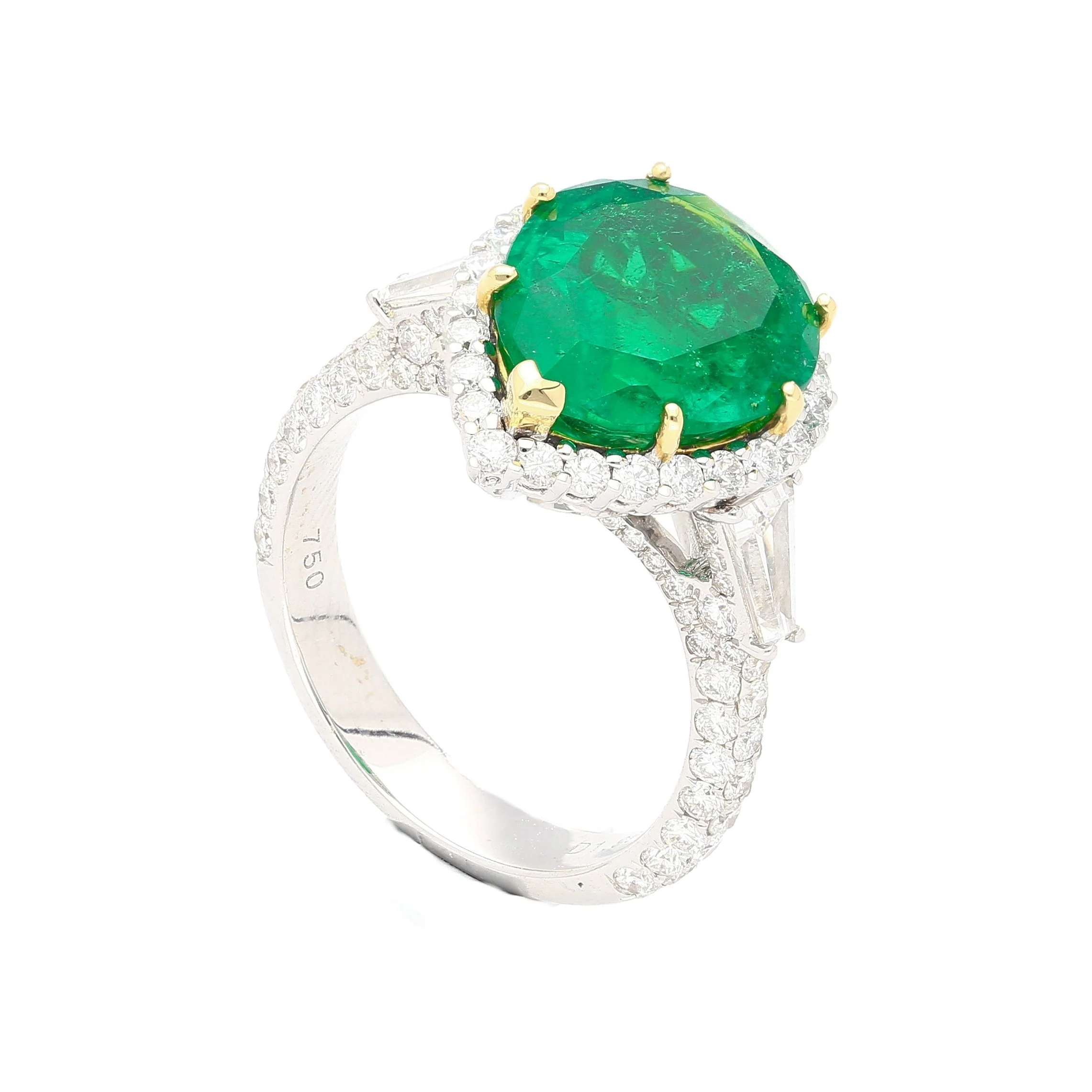 5.12 Carat Pear Cut Colombian Emerald Ring with Baguette Diamond Sides in 18K Gold - Image 6