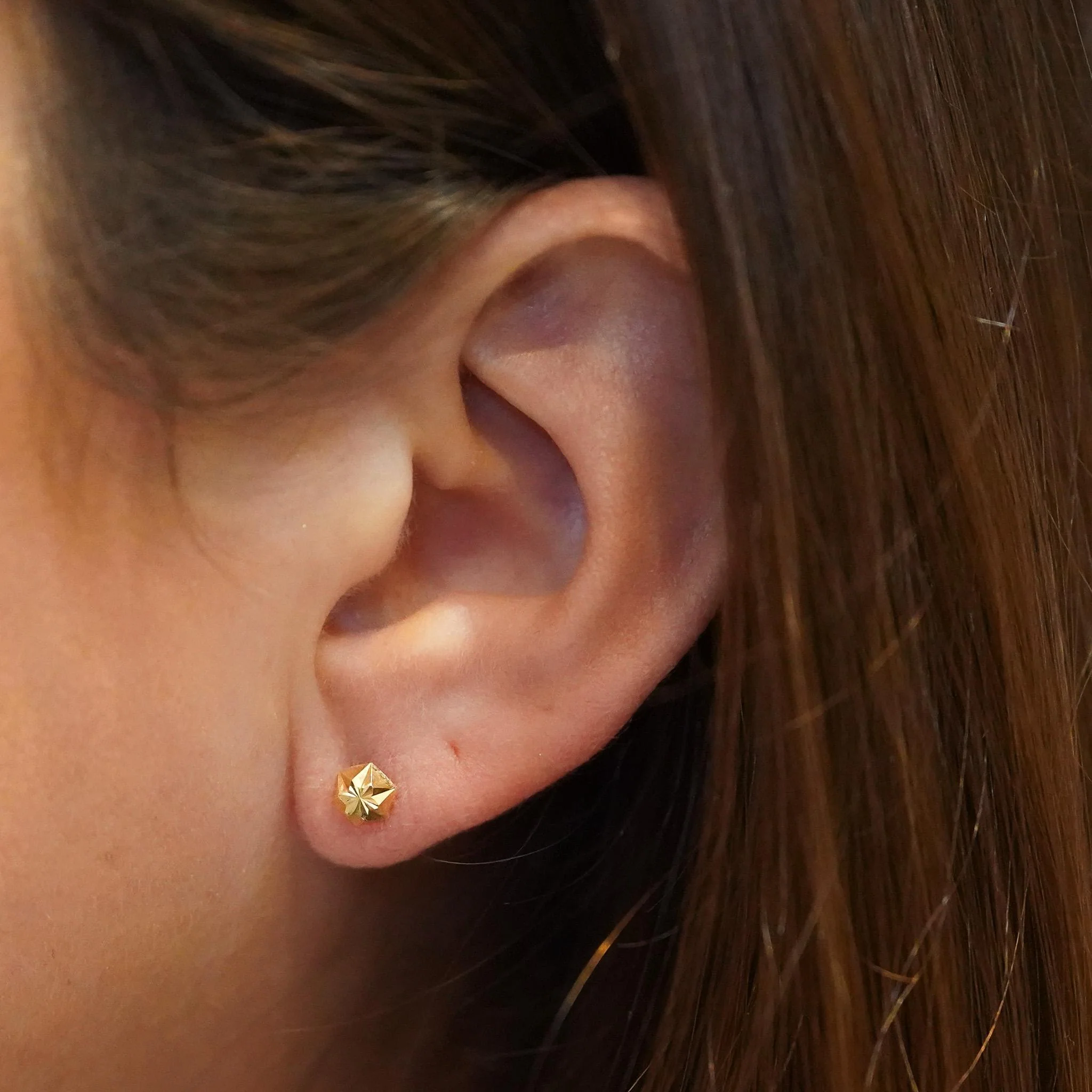5mm 14K Gold Diamond Cut Hexagon Star Stud Earrings Screw Back - Image 4