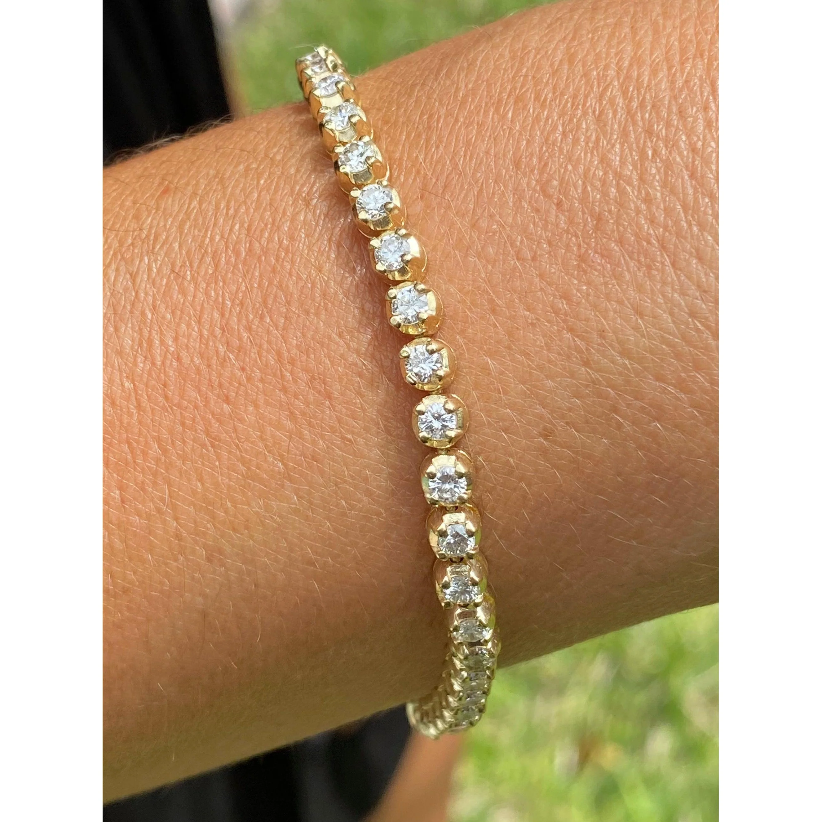 6.75 inch and 14k solid gold Tennis bracelet with 4.50 carats in Natural Diamond - Image 3