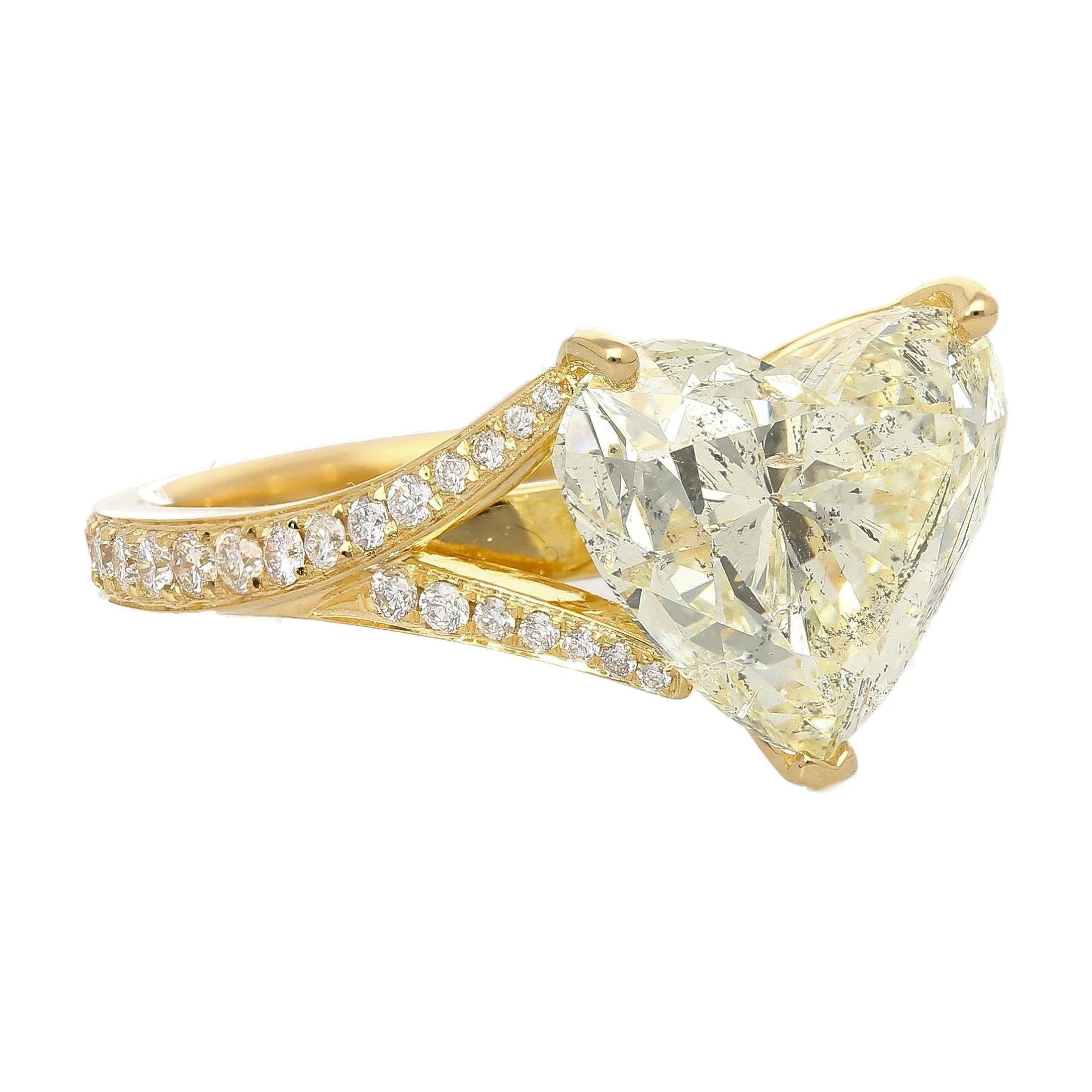 7.29 Carat Heart Shape K Color I1 Clarity Diamond 18K Vintage Engagement Ring - Image 4