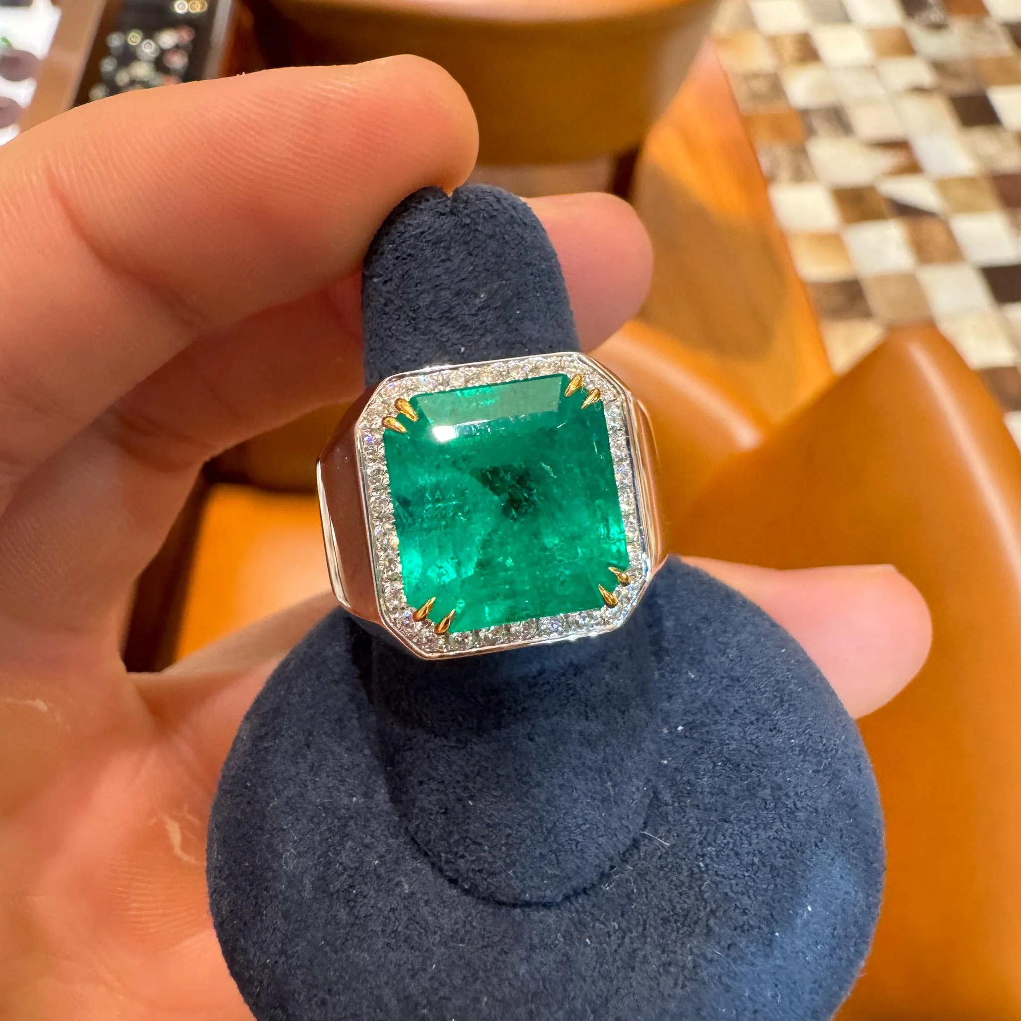 8.23 Carat Colombian Emerald & Diamond 18K Gold Mens Ring | GRS Certified - Image 9