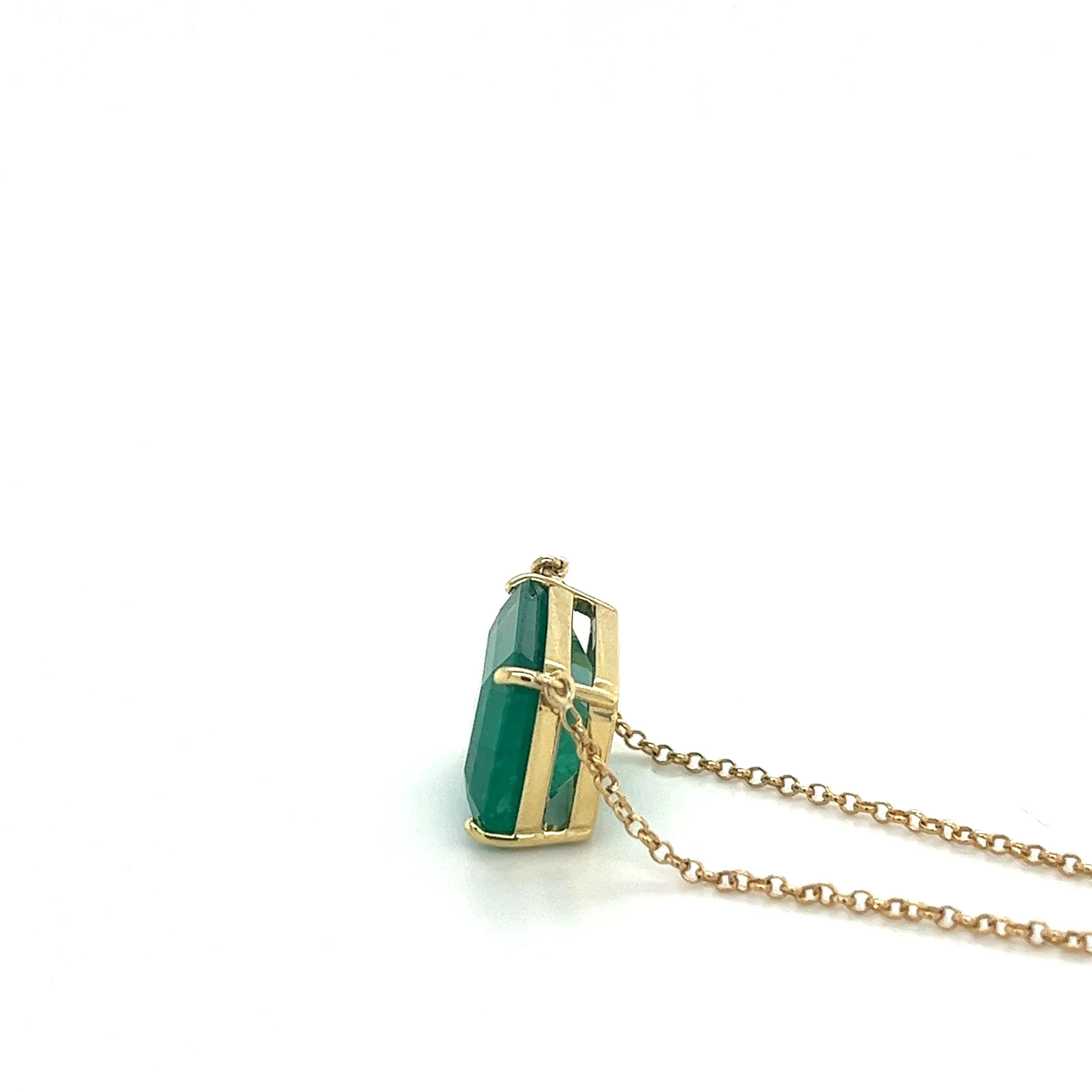 8.67 Carat Vivid Green Colombian Emerald Solitaire 18K Gold Pendant Necklace - Image 2