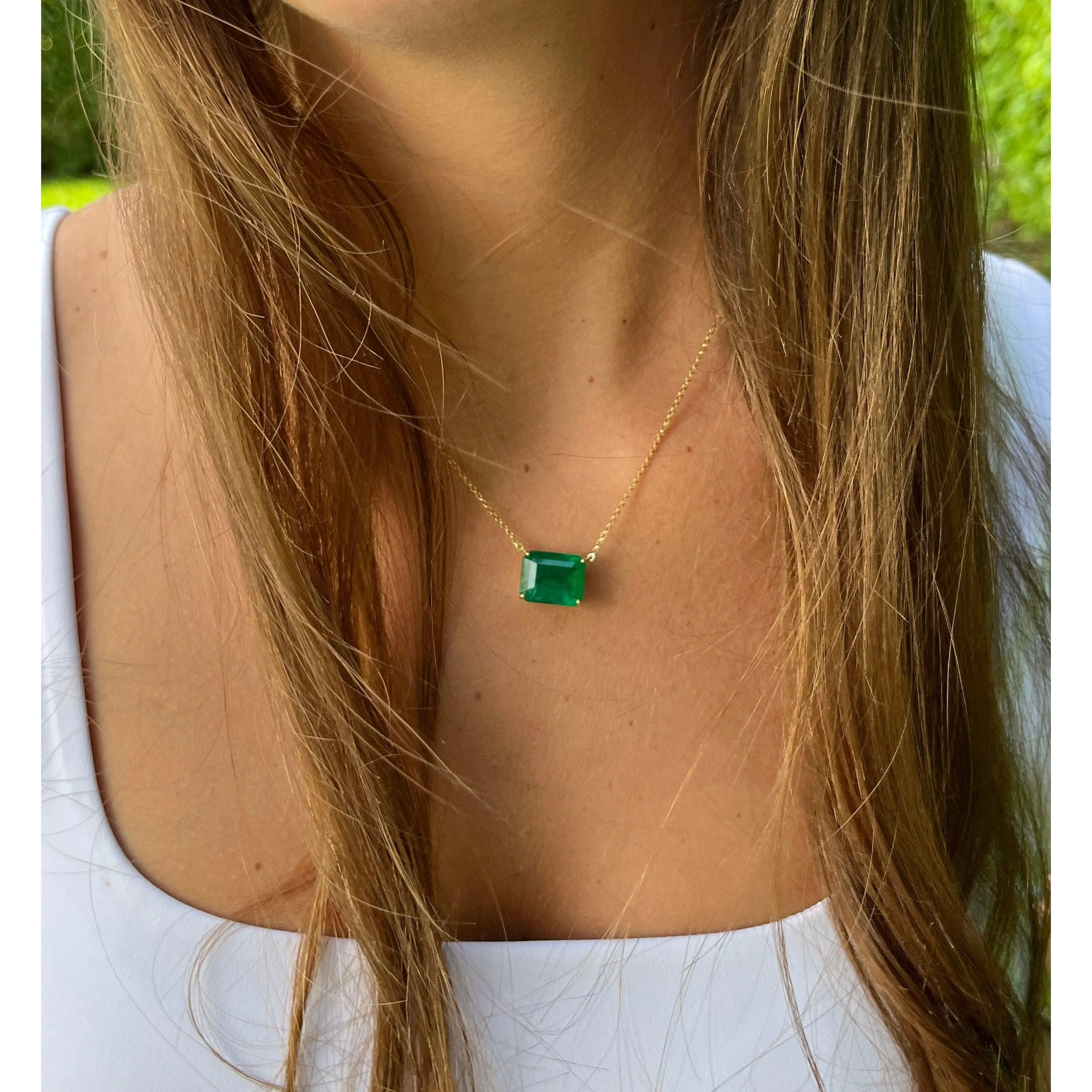 8.67 Carat Vivid Green Colombian Emerald Solitaire 18K Gold Pendant Necklace - Image 6