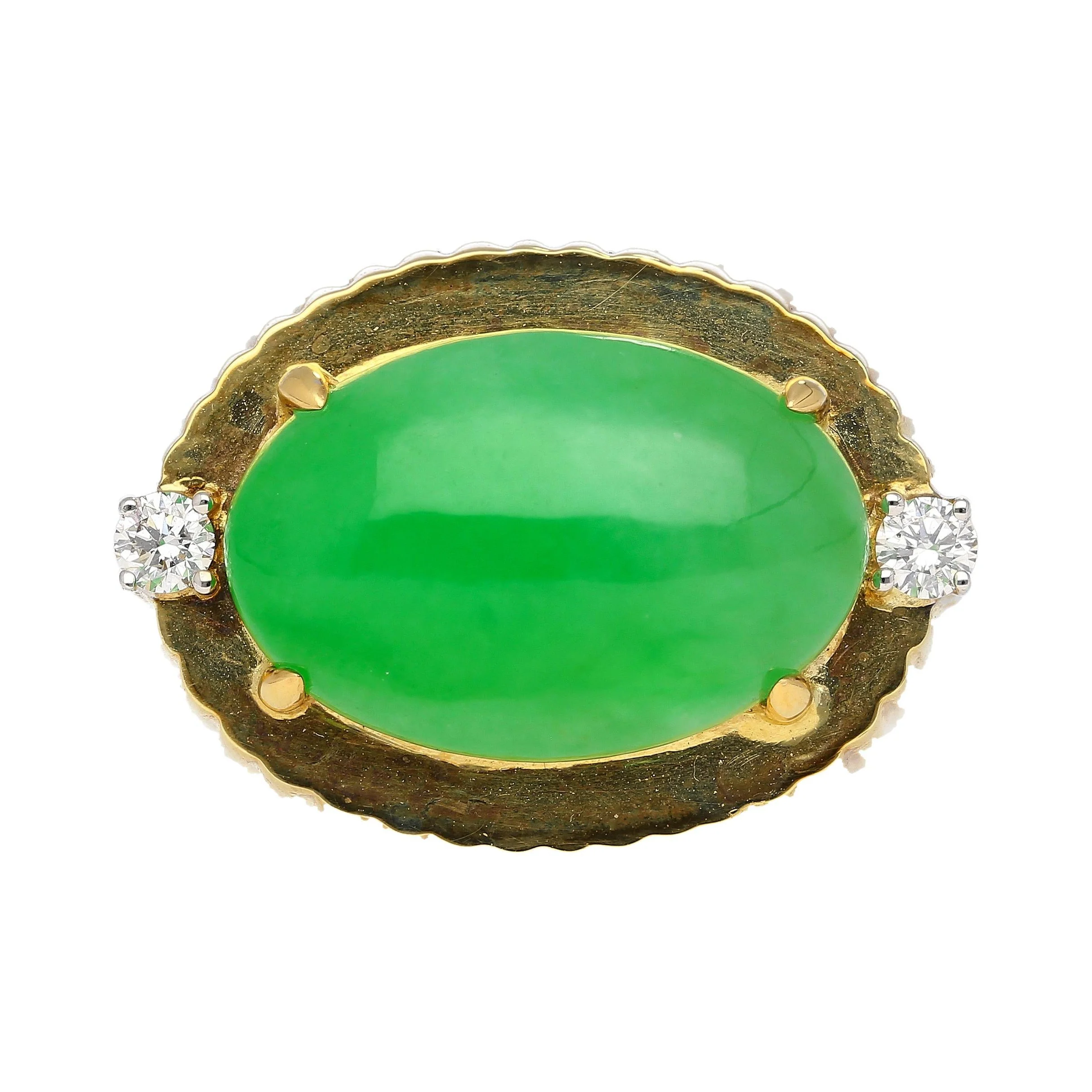 9.40 Carat Type A Fei Cui Jadeite Jade and Diamond Ring in Textured 18K Gold - Image 3
