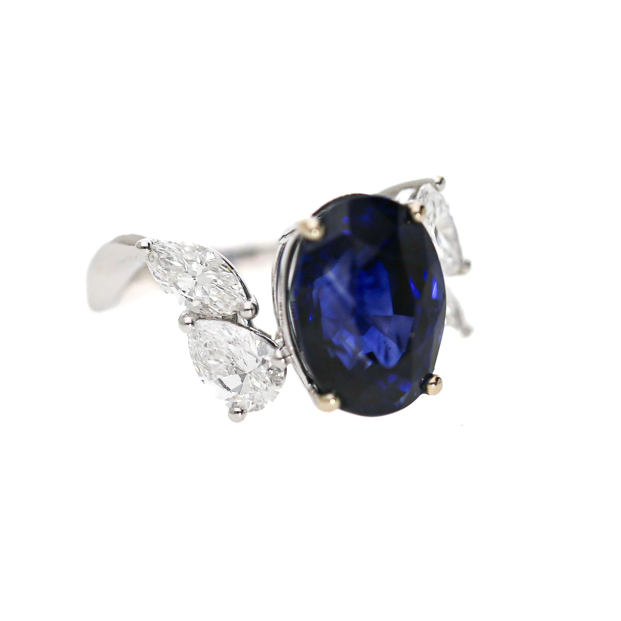 9.5 Carat No Heat Blue Sapphire and Pear Diamond Wing Ring - Image 3
