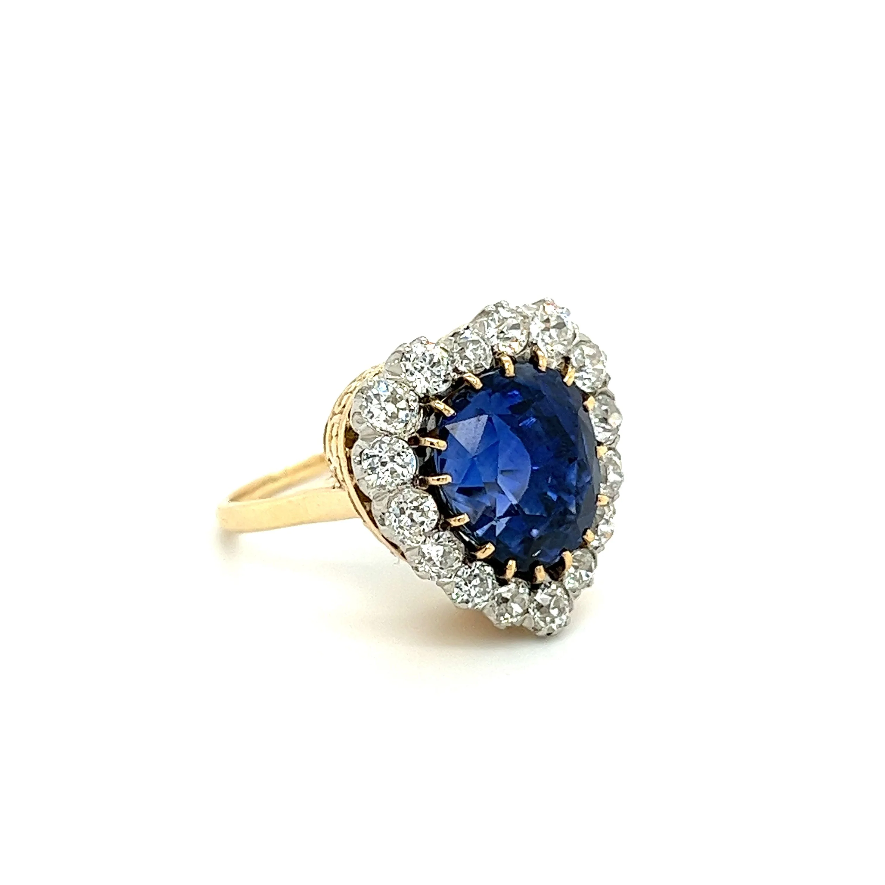 9 Carat No Heat Ceylon Blue Sapphire and Old Euro Cut Diamond Ring in 14K - Image 4