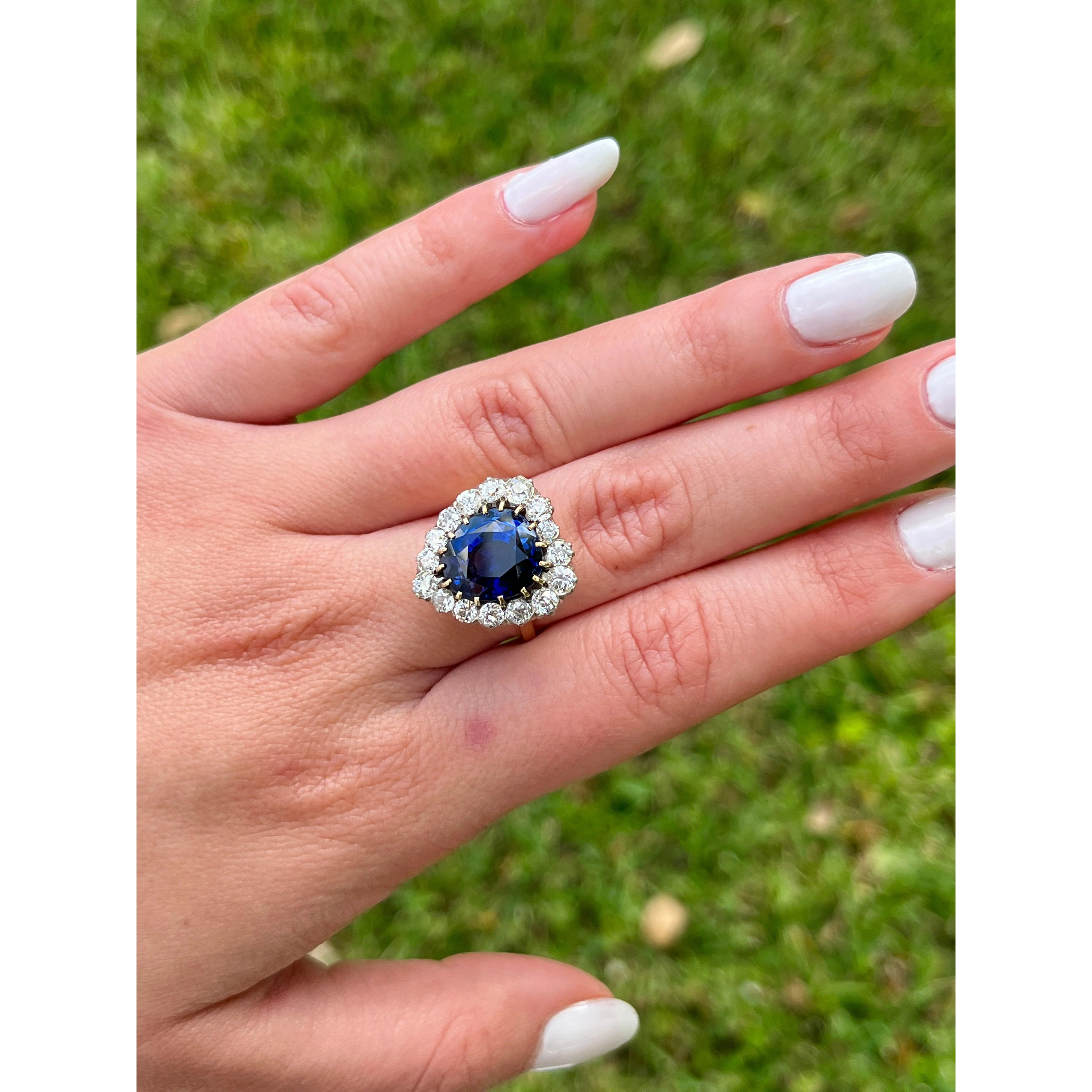 9 Carat No Heat Ceylon Blue Sapphire and Old Euro Cut Diamond Ring in 14K - Image 8